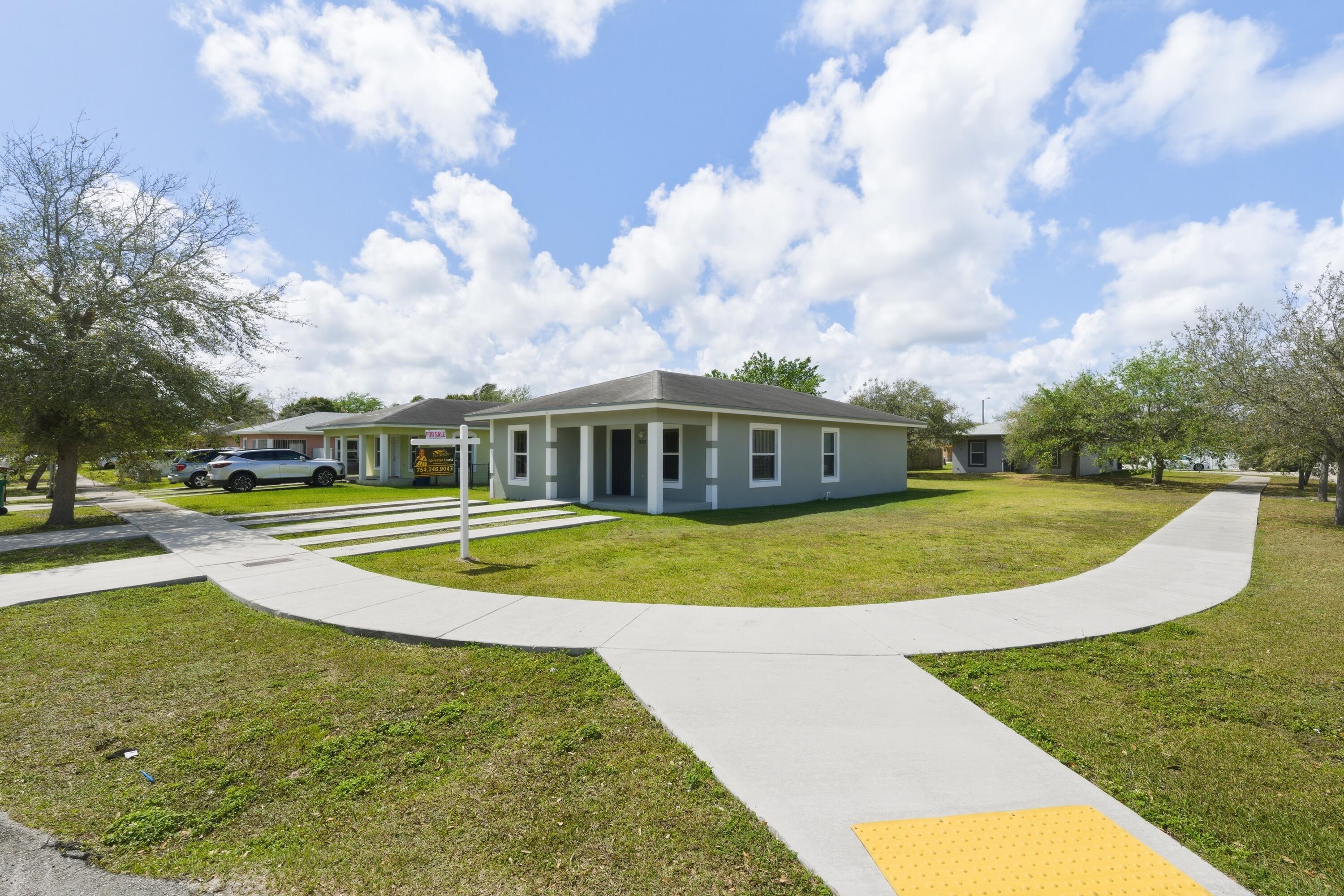 CARIBBEAN PALMS - Residential