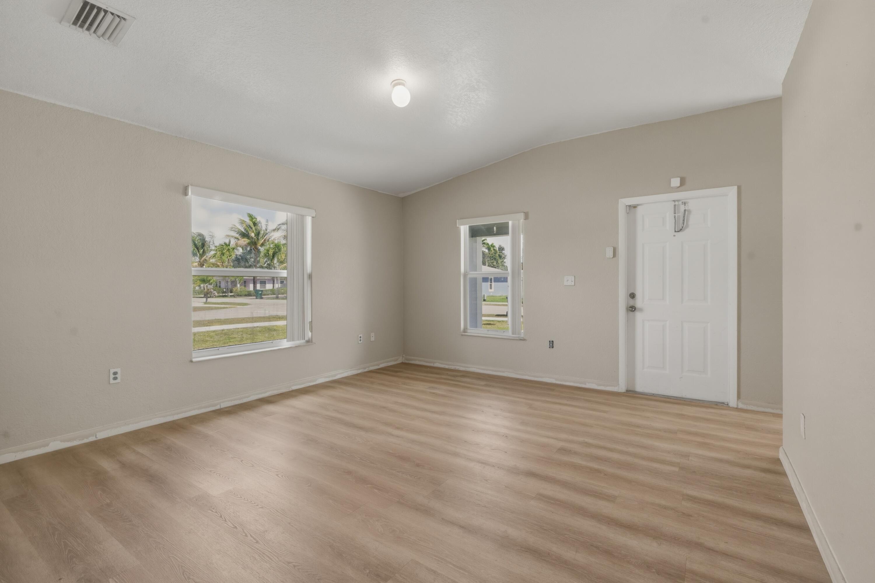 CARIBBEAN PALMS - Residential