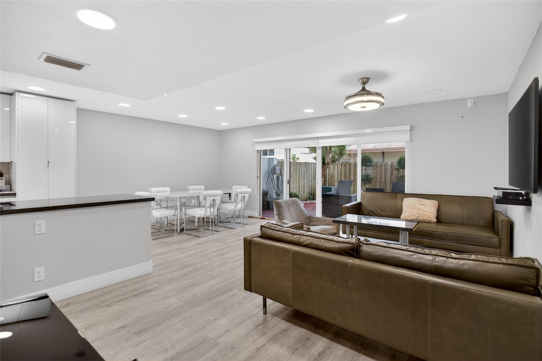 Hollywood Gardens - Residential