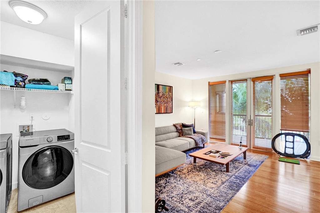 VICTORIA PARK - Residential Lease