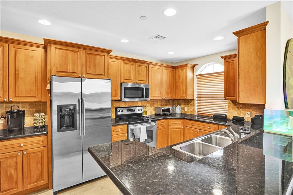 VICTORIA PARK - Residential Lease