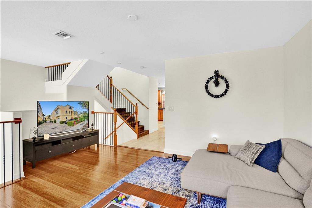 VICTORIA PARK - Residential Lease