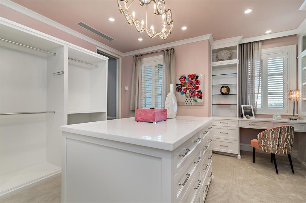 VIA VIZCAYA - Residential