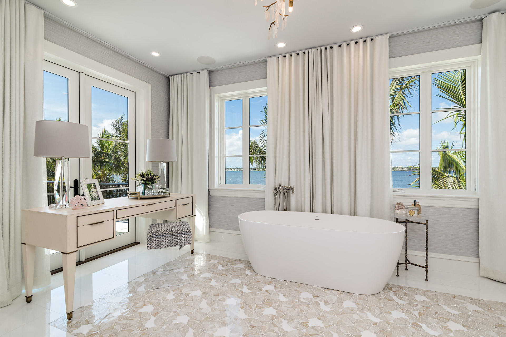 VIA VIZCAYA - Residential