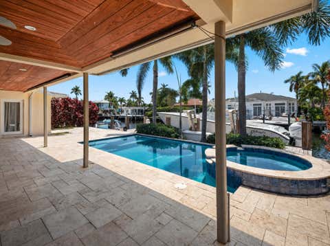Tiny photo for 330 SE 10th Street, Pompano Beach, FL 33060 (MLS # B26027690)