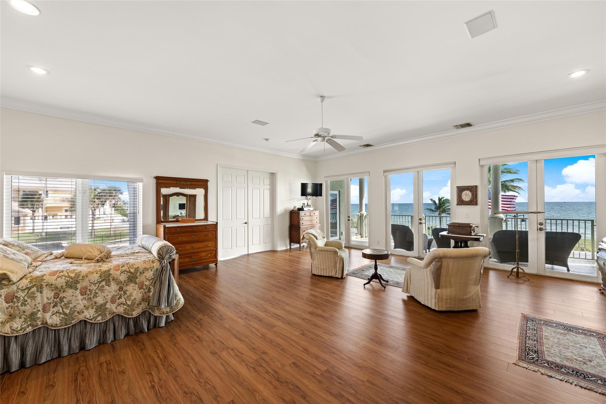 LAS OLAS BY THE SEA - Residential