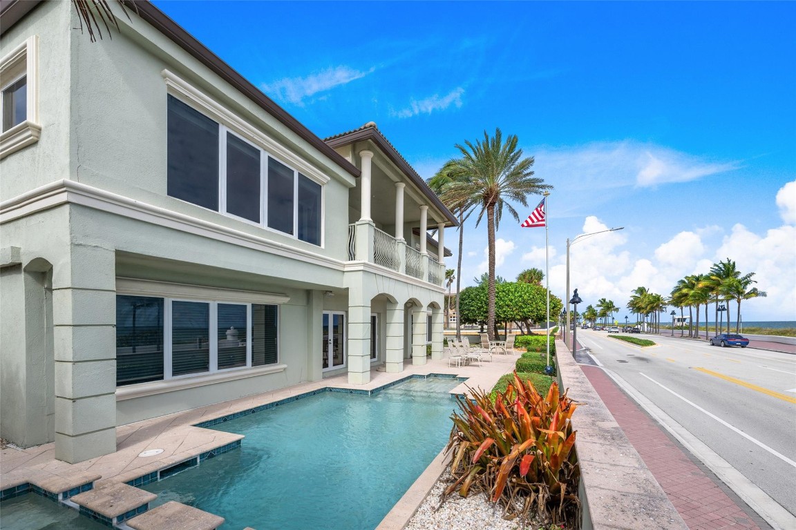 LAS OLAS BY THE SEA - Residential