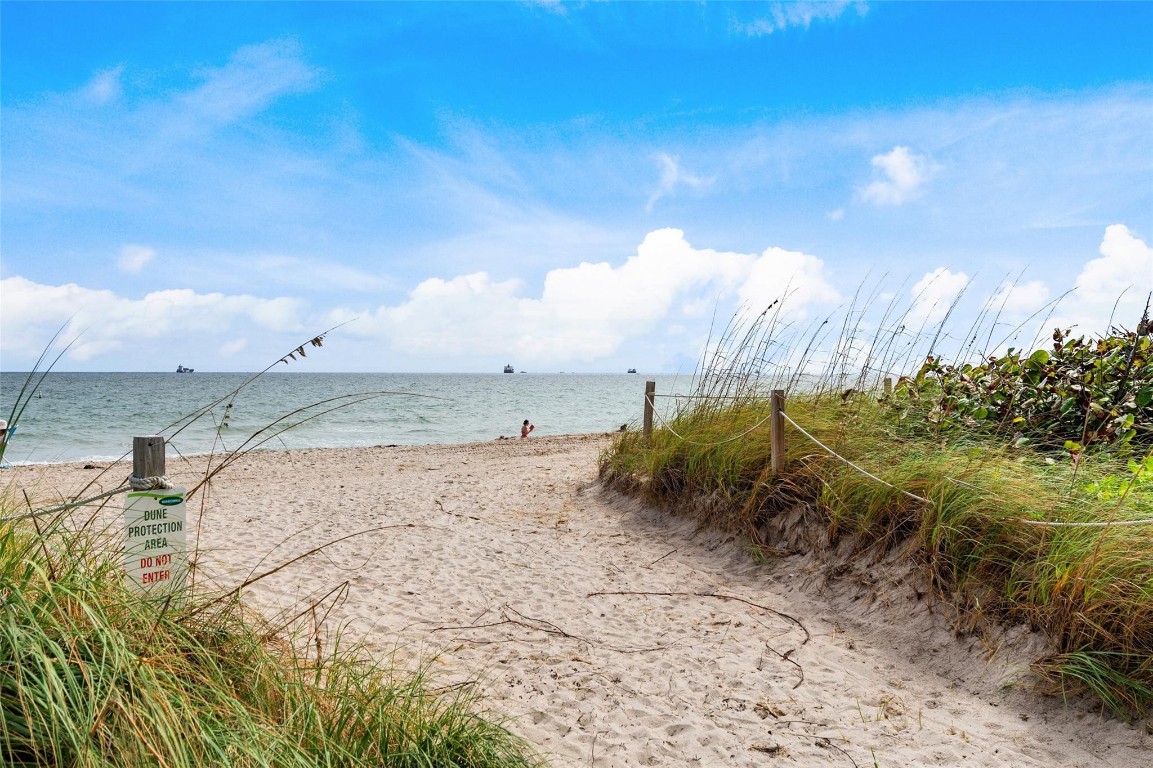 LAS OLAS BY THE SEA - Residential