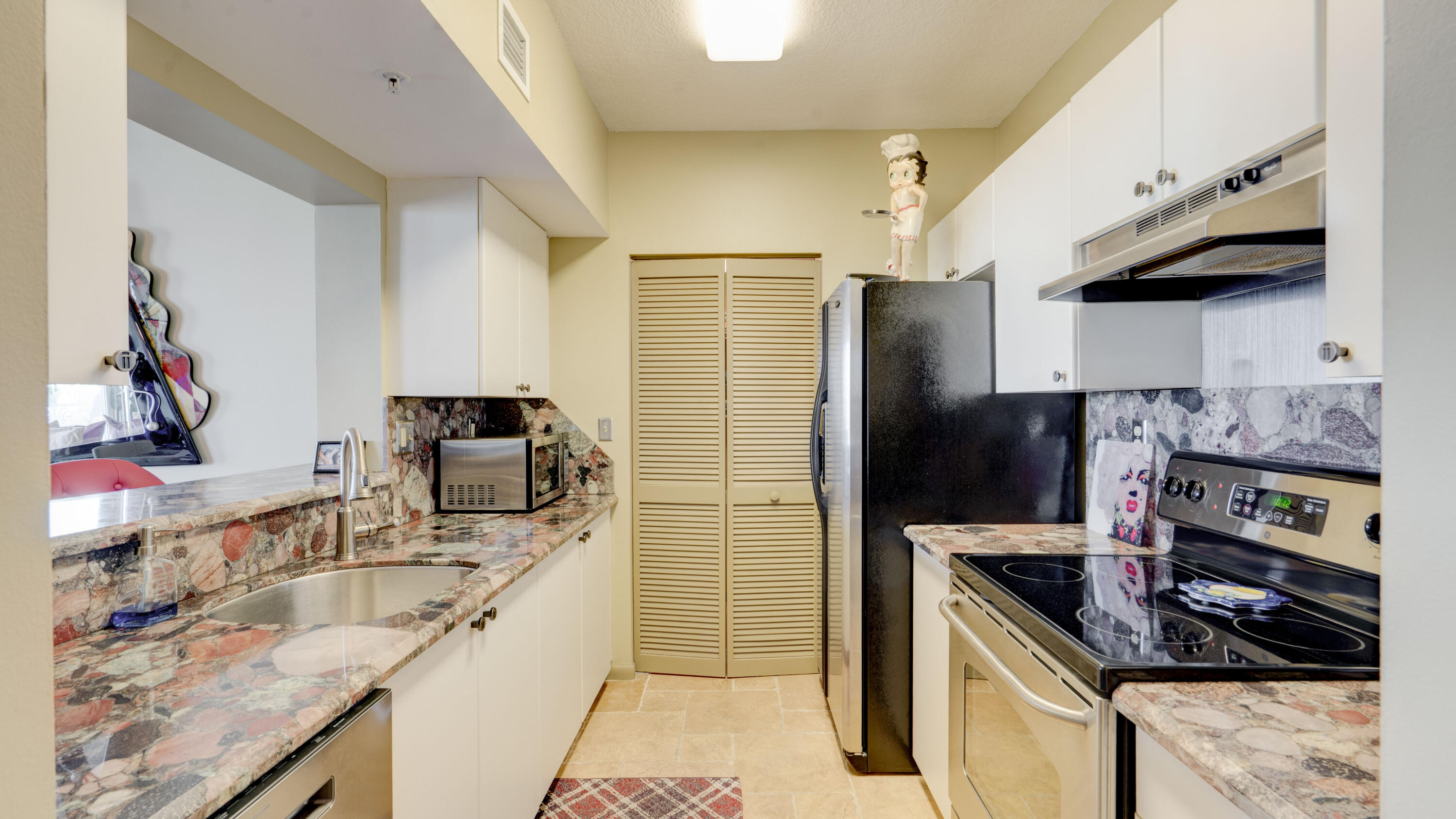3020 NE 32nd Avenue 606