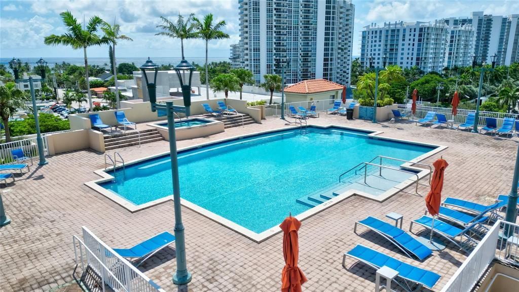 TIDES AT BRIDGESIDE SQUARE - Residential