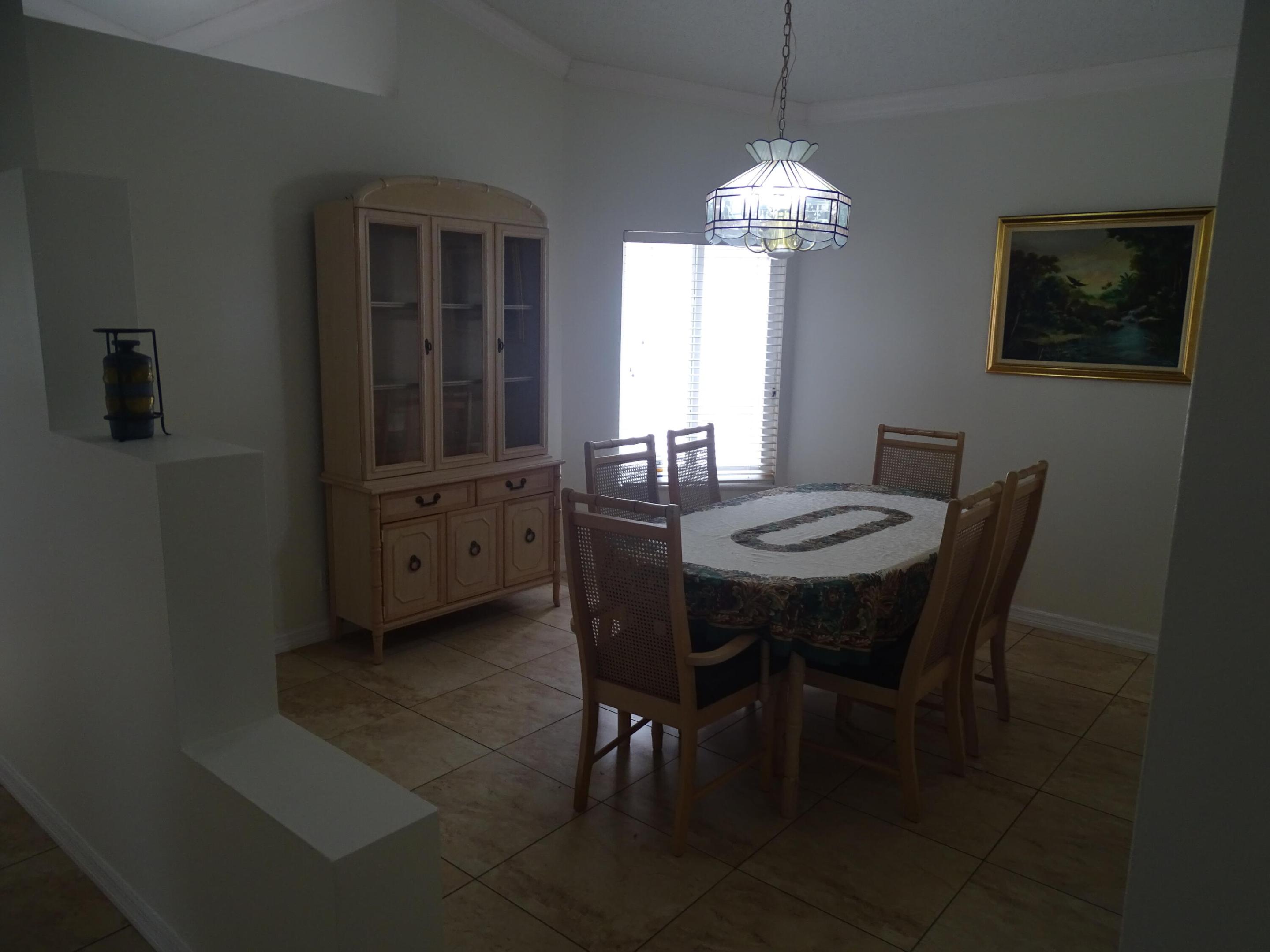 ADDISON COURT - Residential