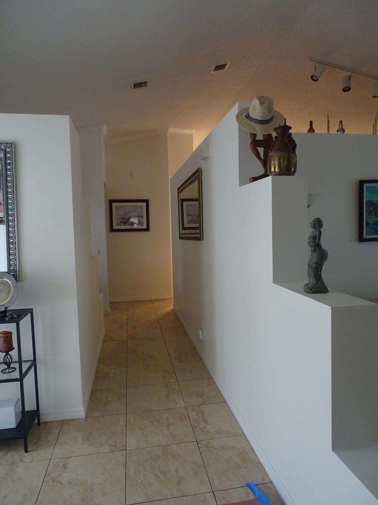 ADDISON COURT - Residential