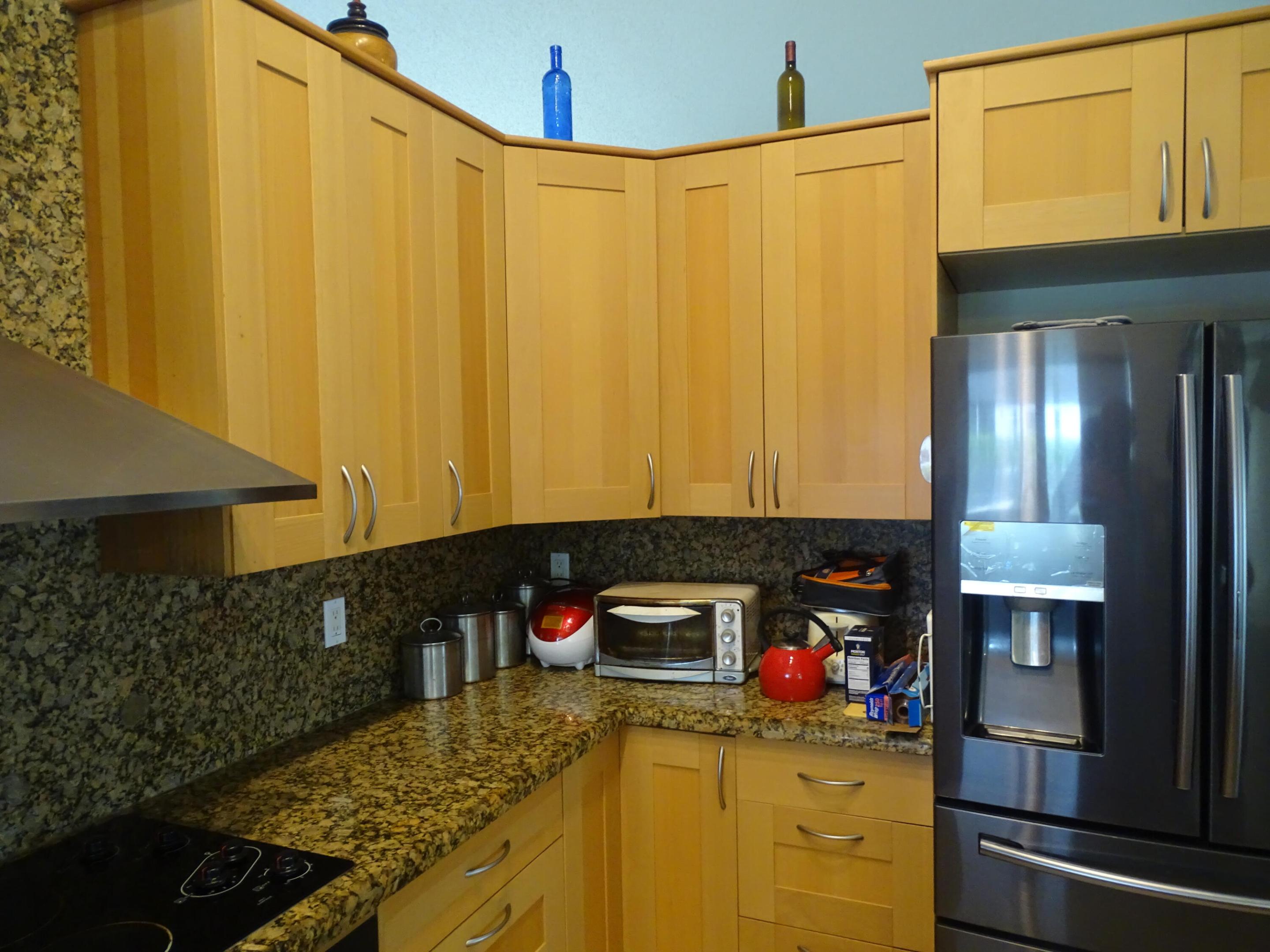 ADDISON COURT - Residential