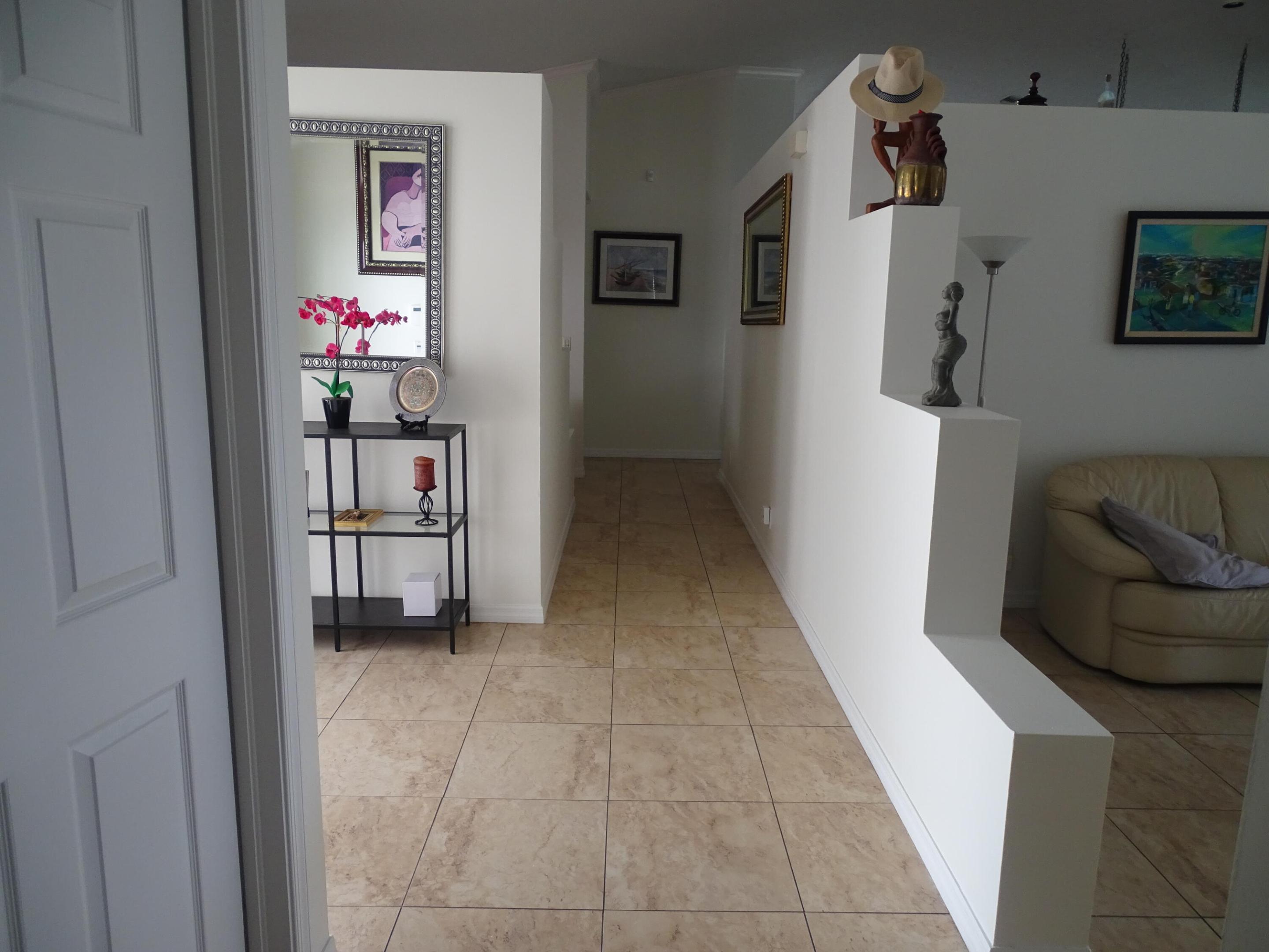 ADDISON COURT - Residential