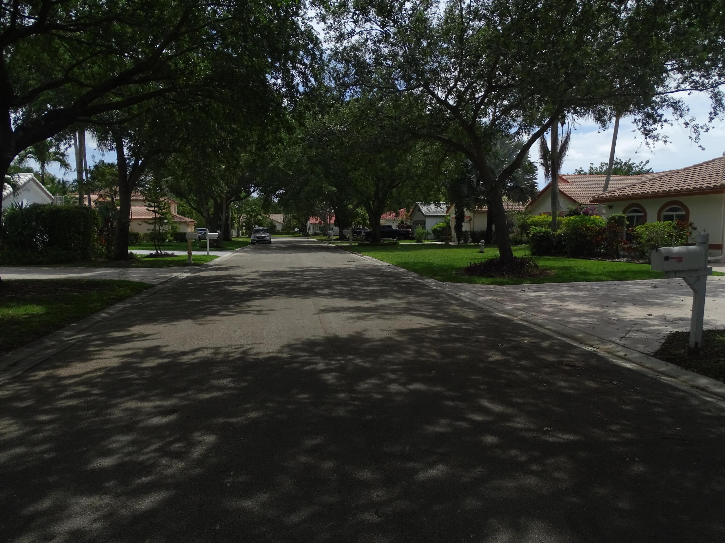 ADDISON COURT - Residential