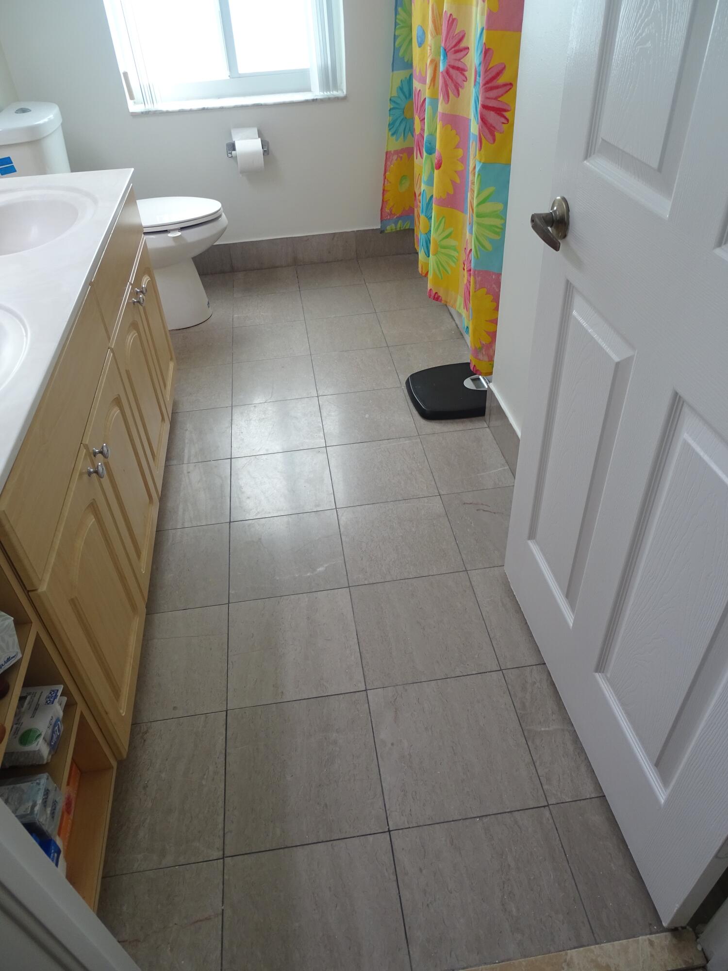 ADDISON COURT - Residential