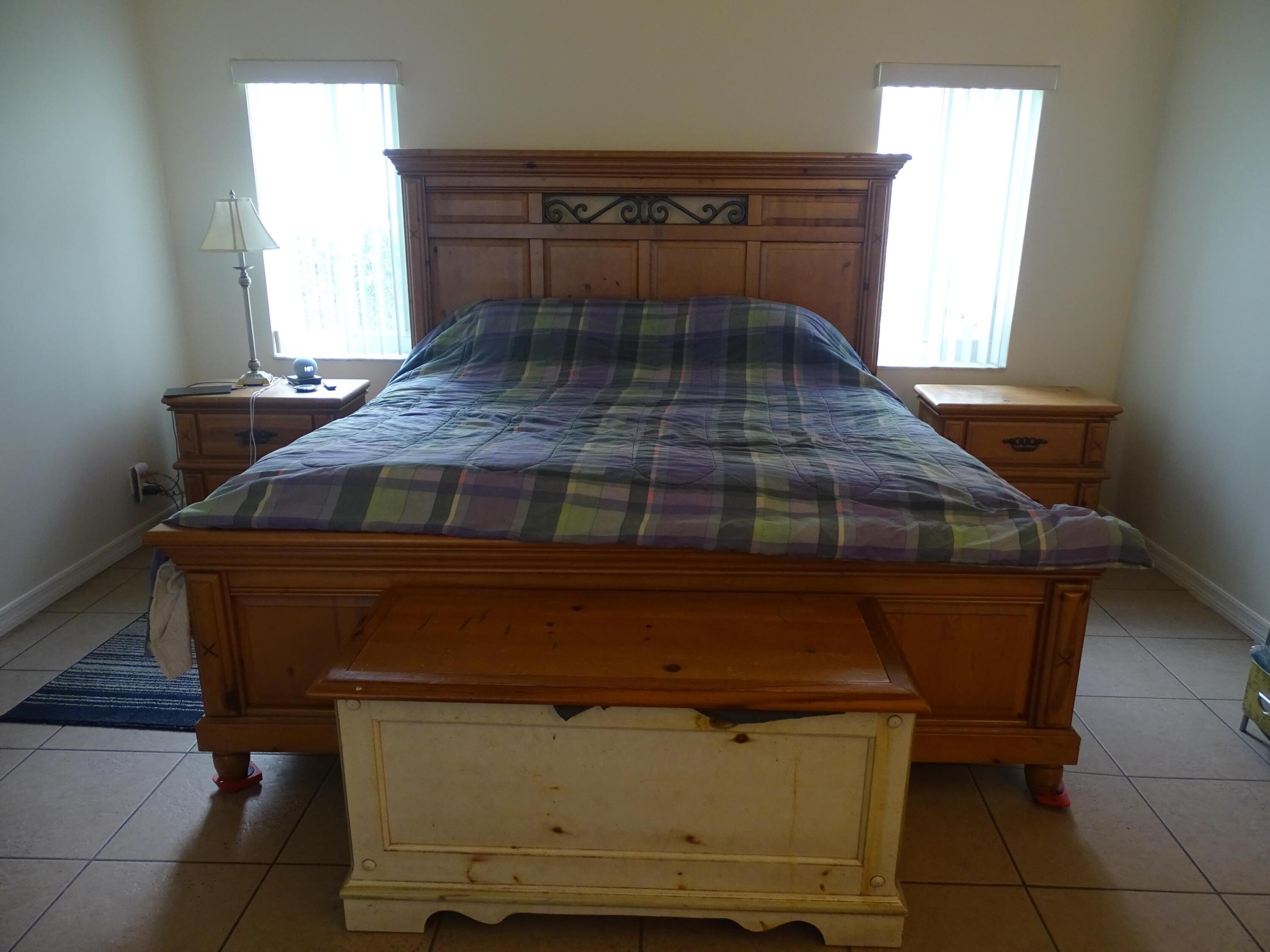 ADDISON COURT - Residential