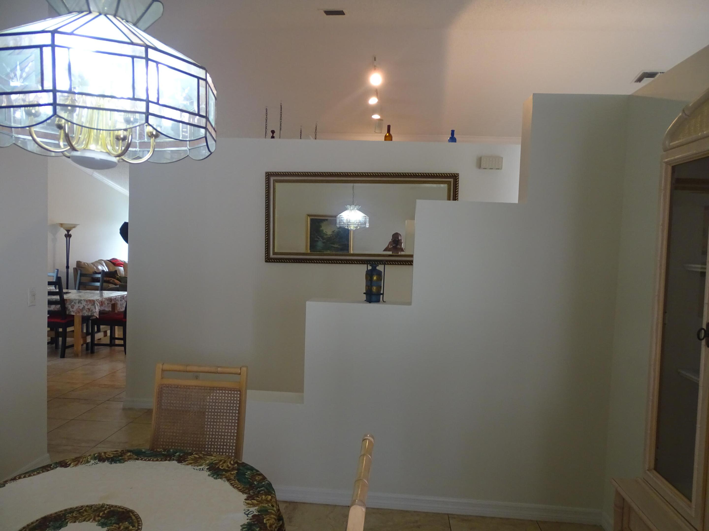 ADDISON COURT - Residential