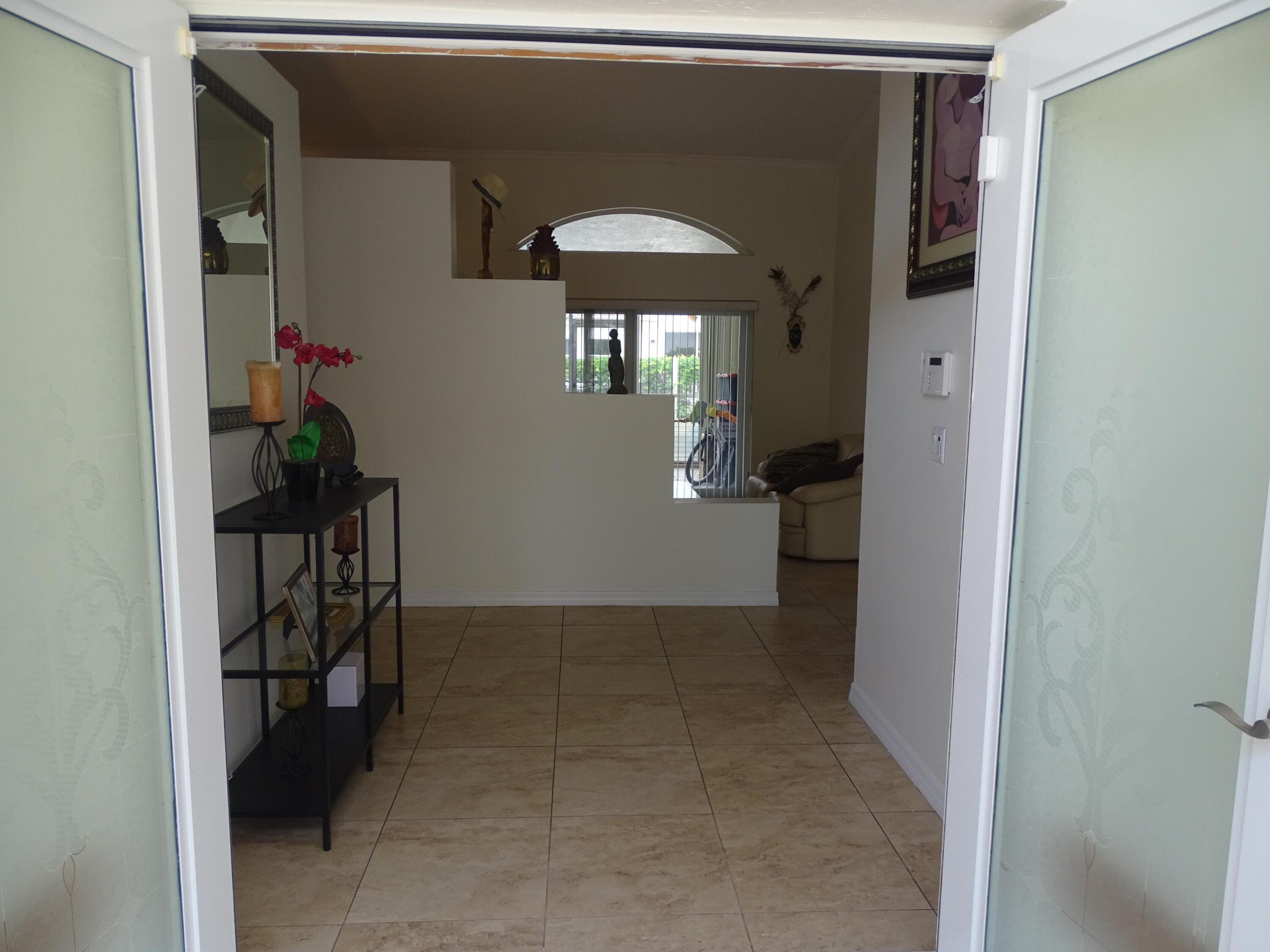 ADDISON COURT - Residential