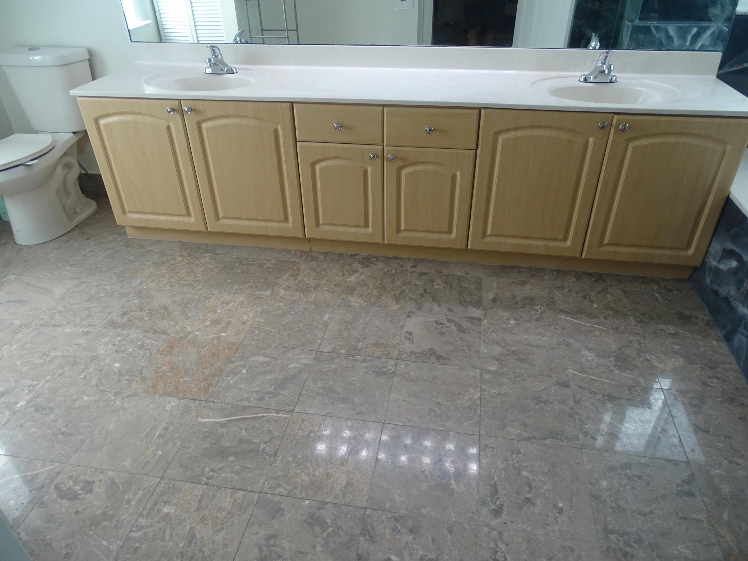 ADDISON COURT - Residential