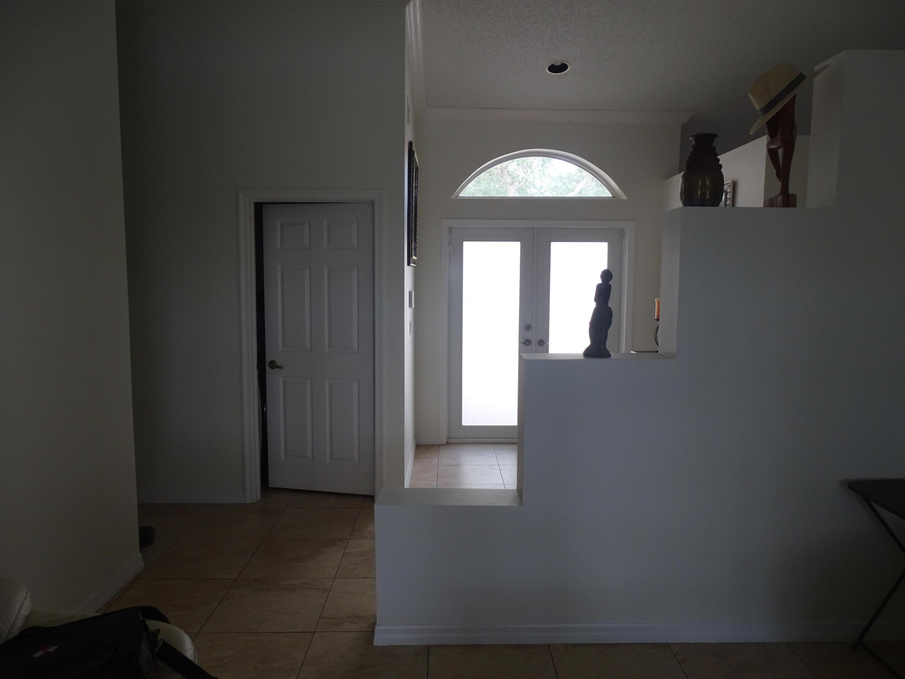 ADDISON COURT - Residential