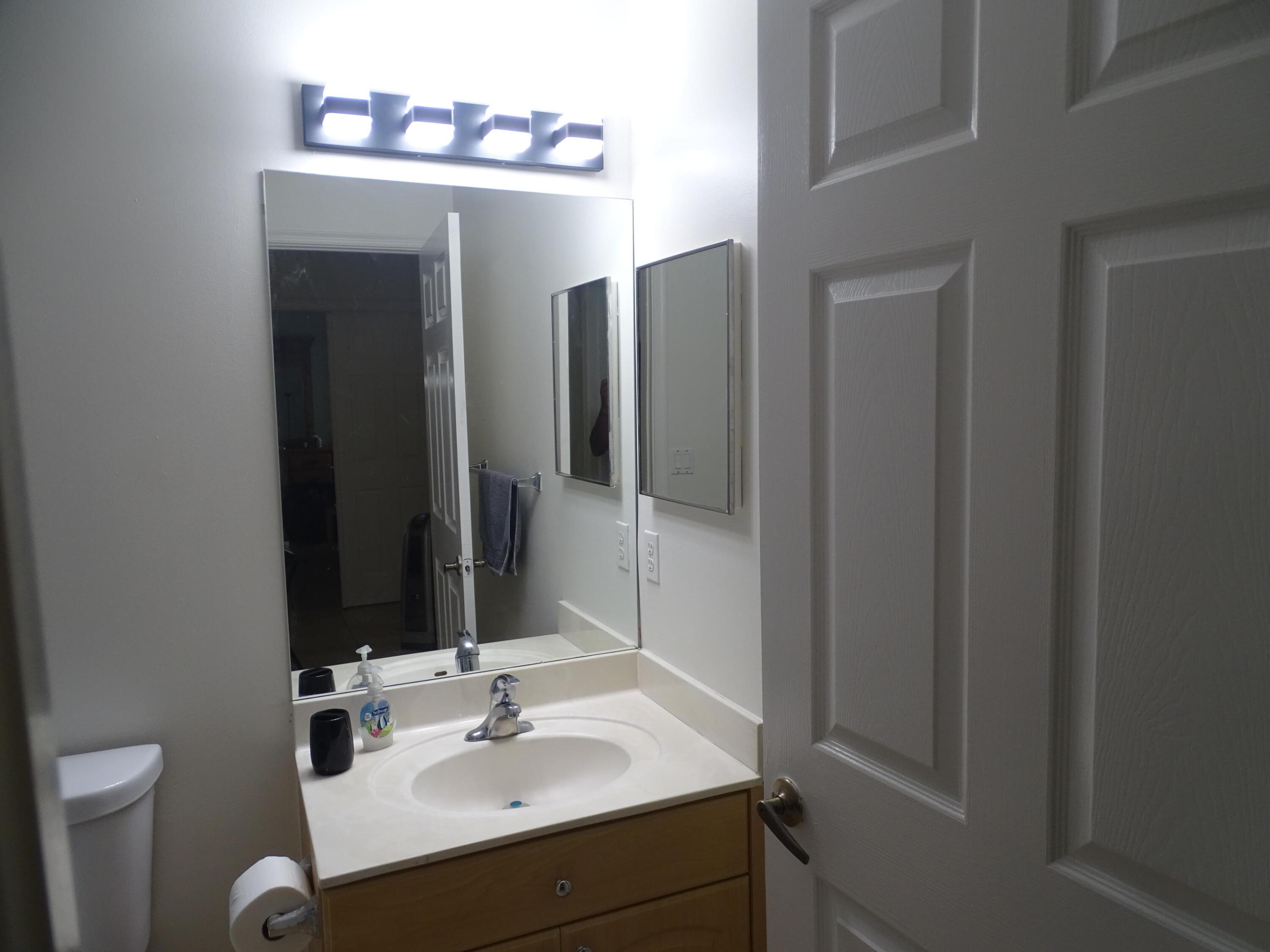 ADDISON COURT - Residential