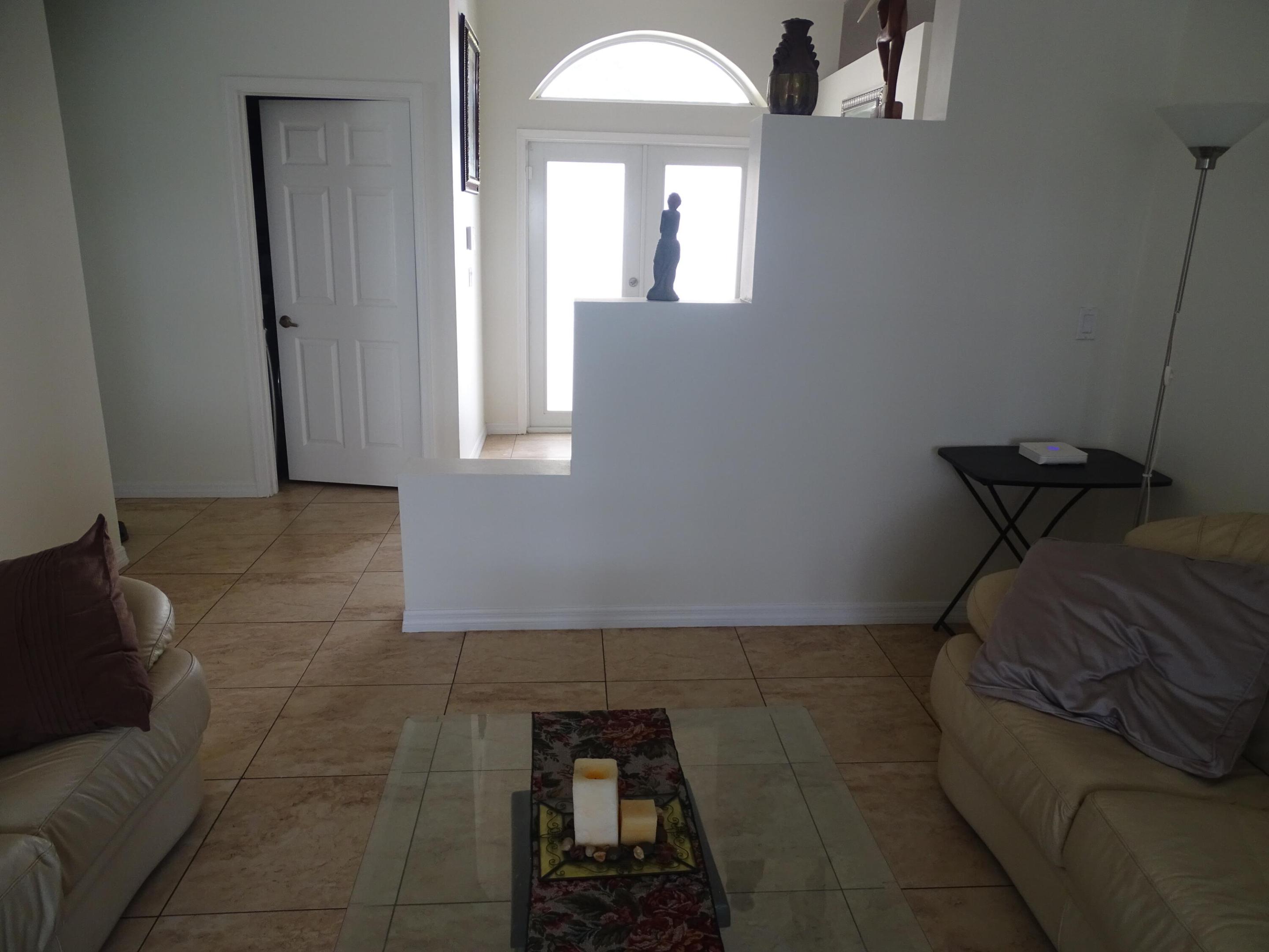 ADDISON COURT - Residential