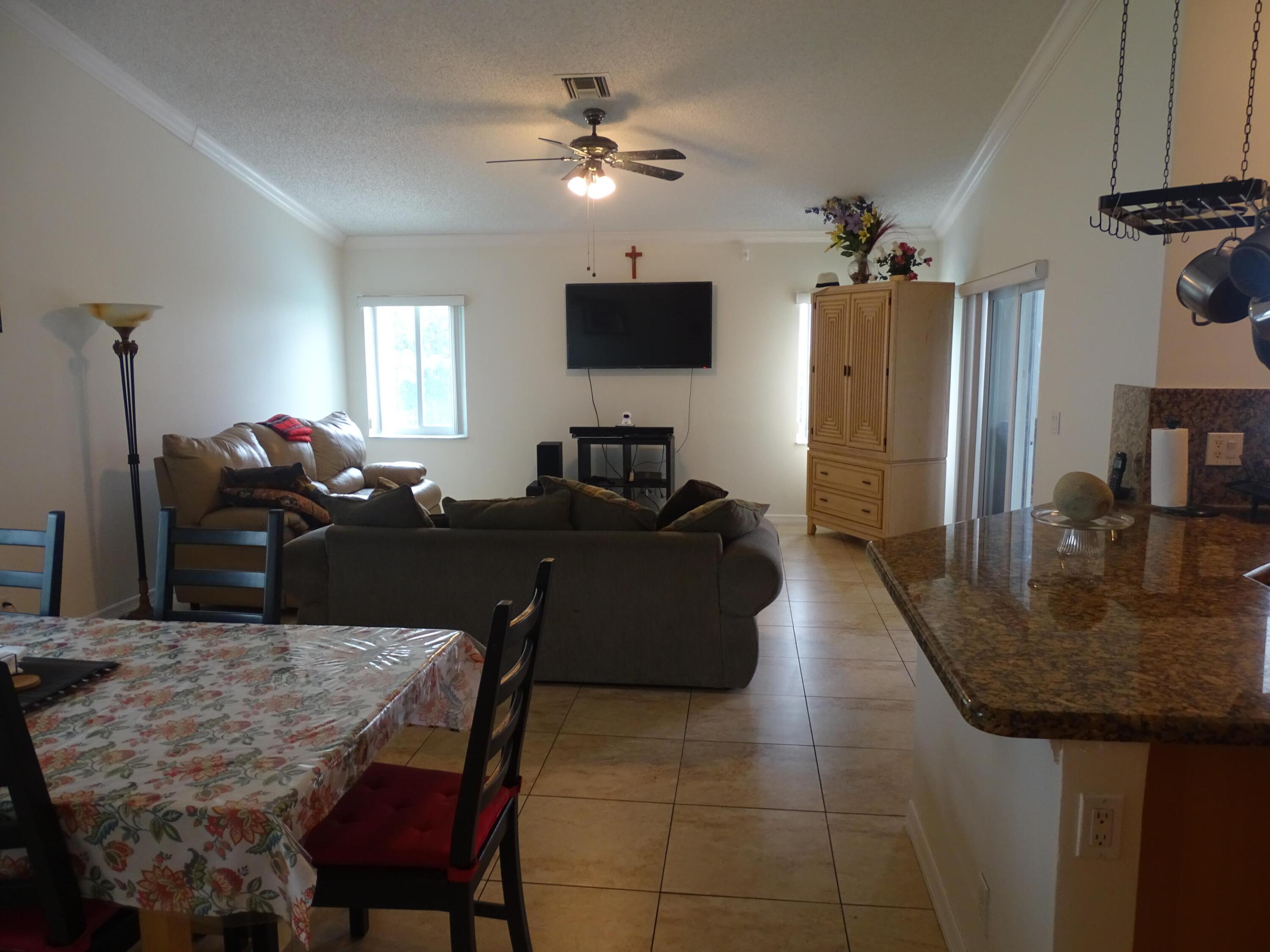 ADDISON COURT - Residential