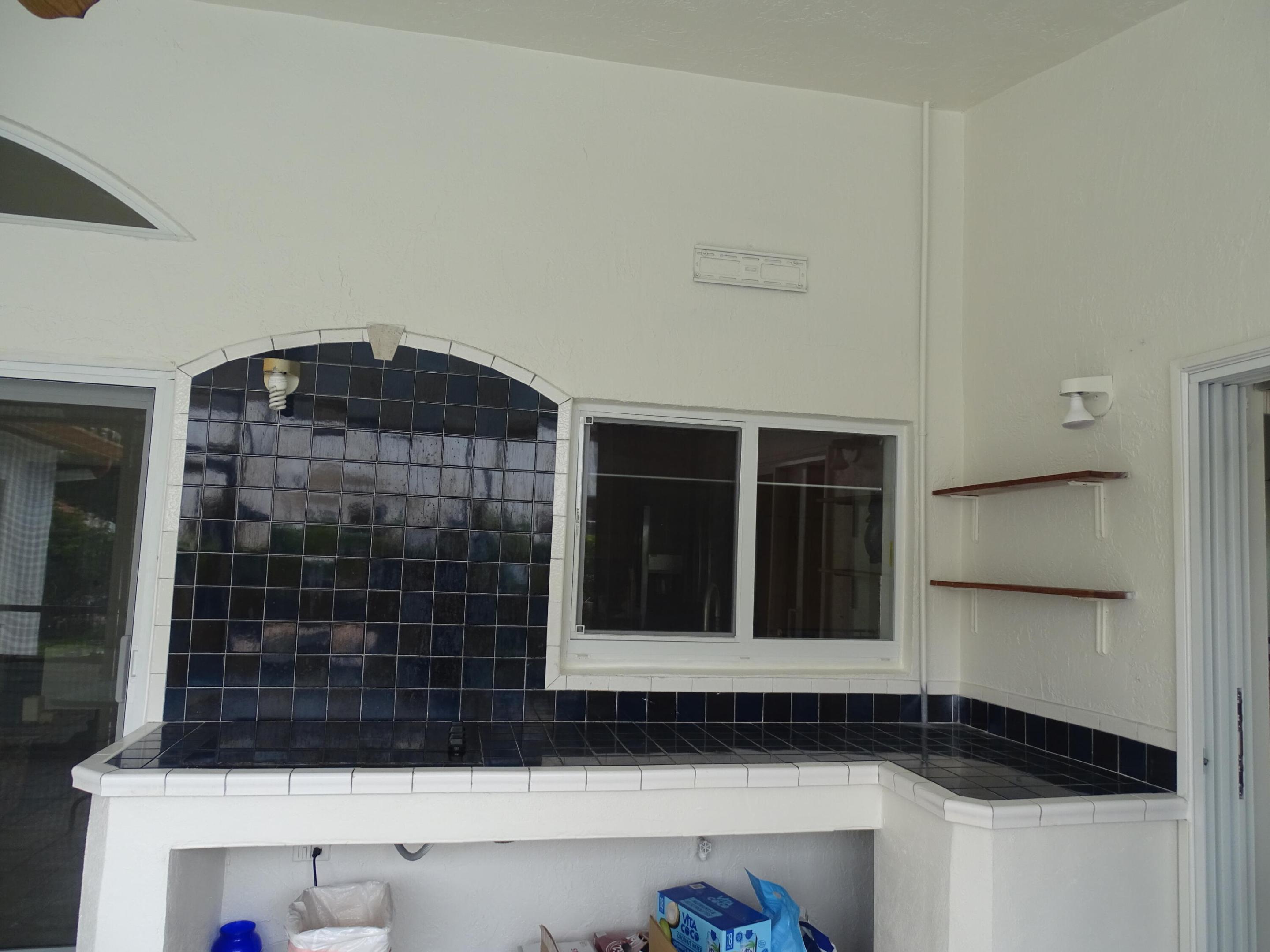 ADDISON COURT - Residential