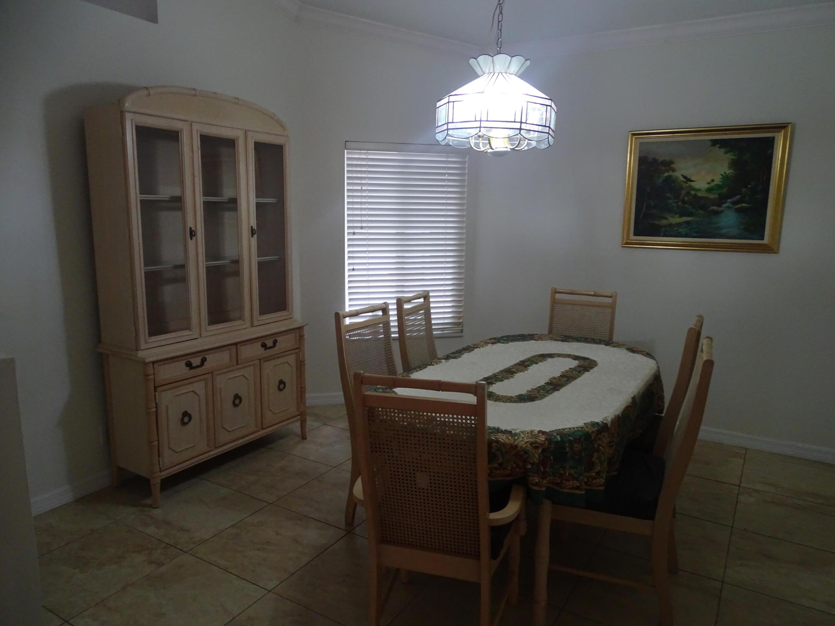 ADDISON COURT - Residential