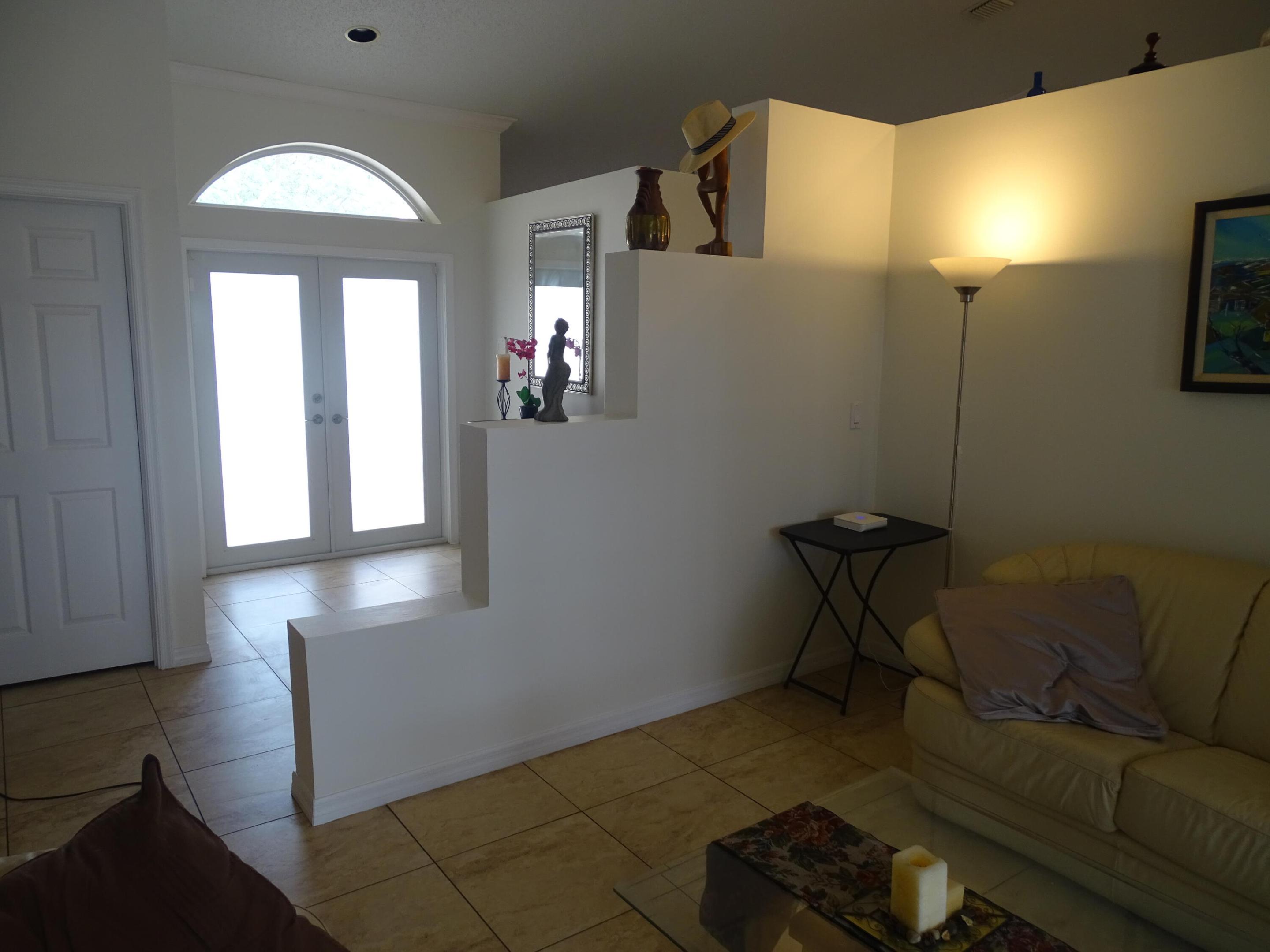 ADDISON COURT - Residential