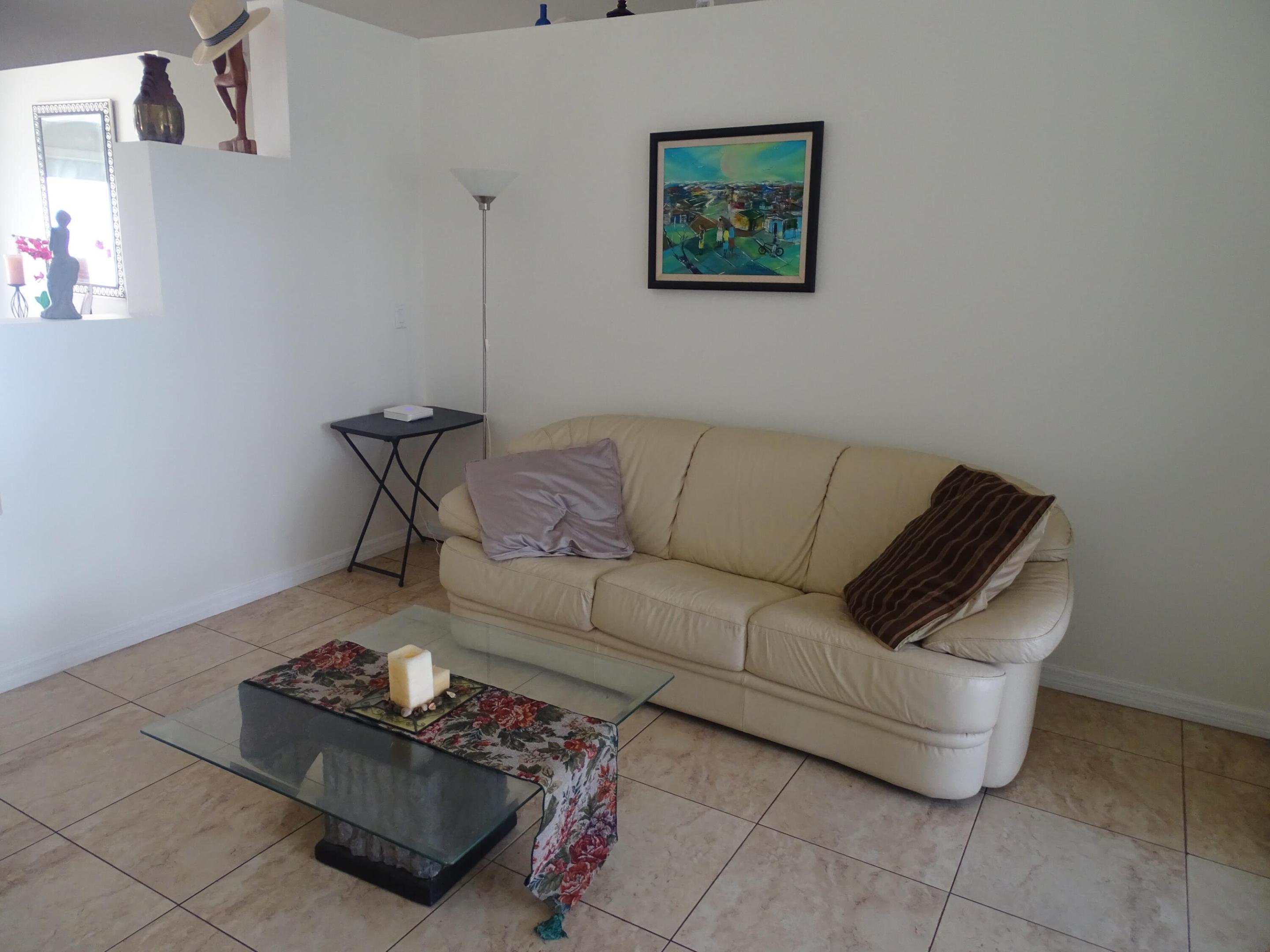 ADDISON COURT - Residential