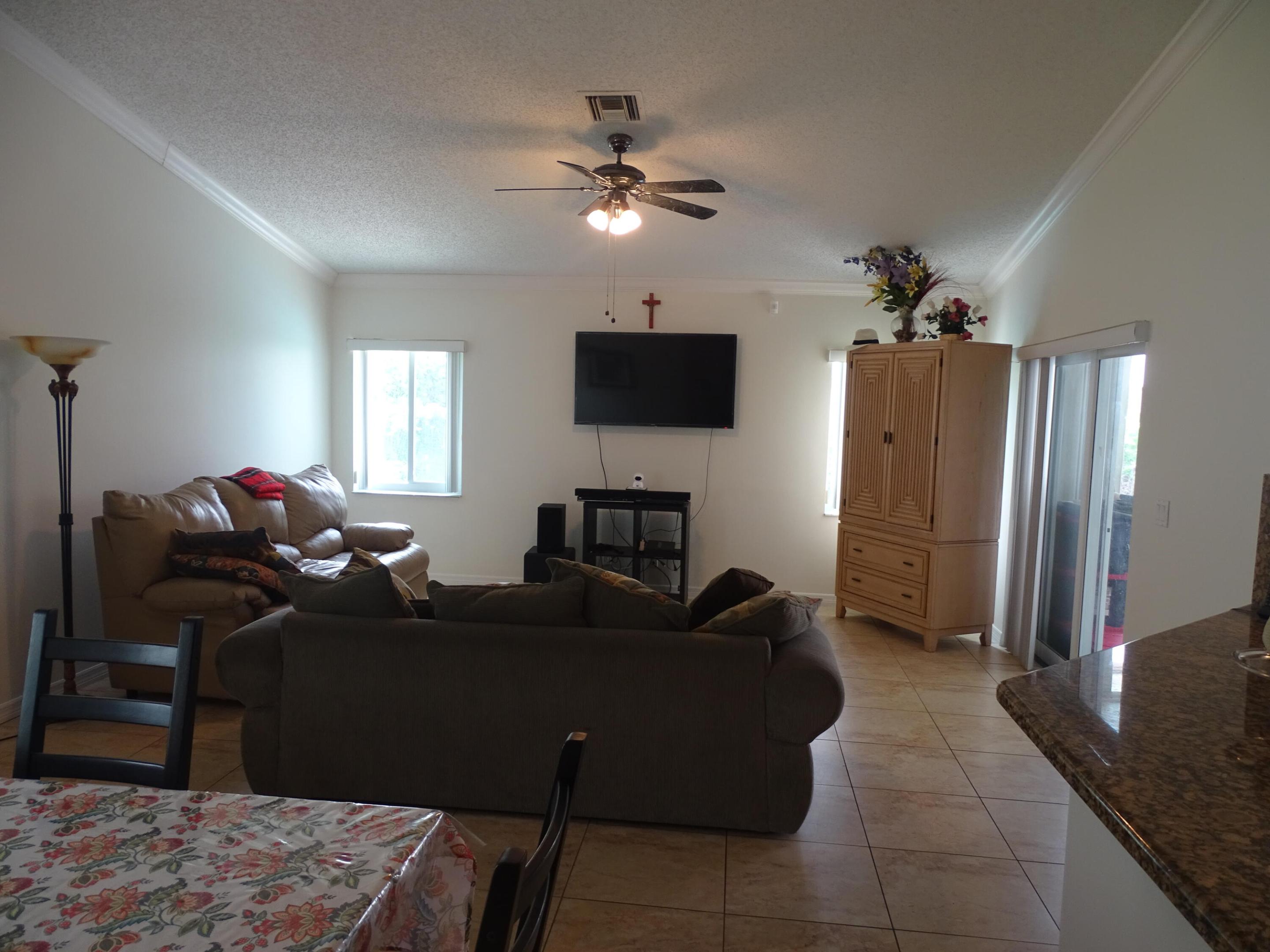 ADDISON COURT - Residential