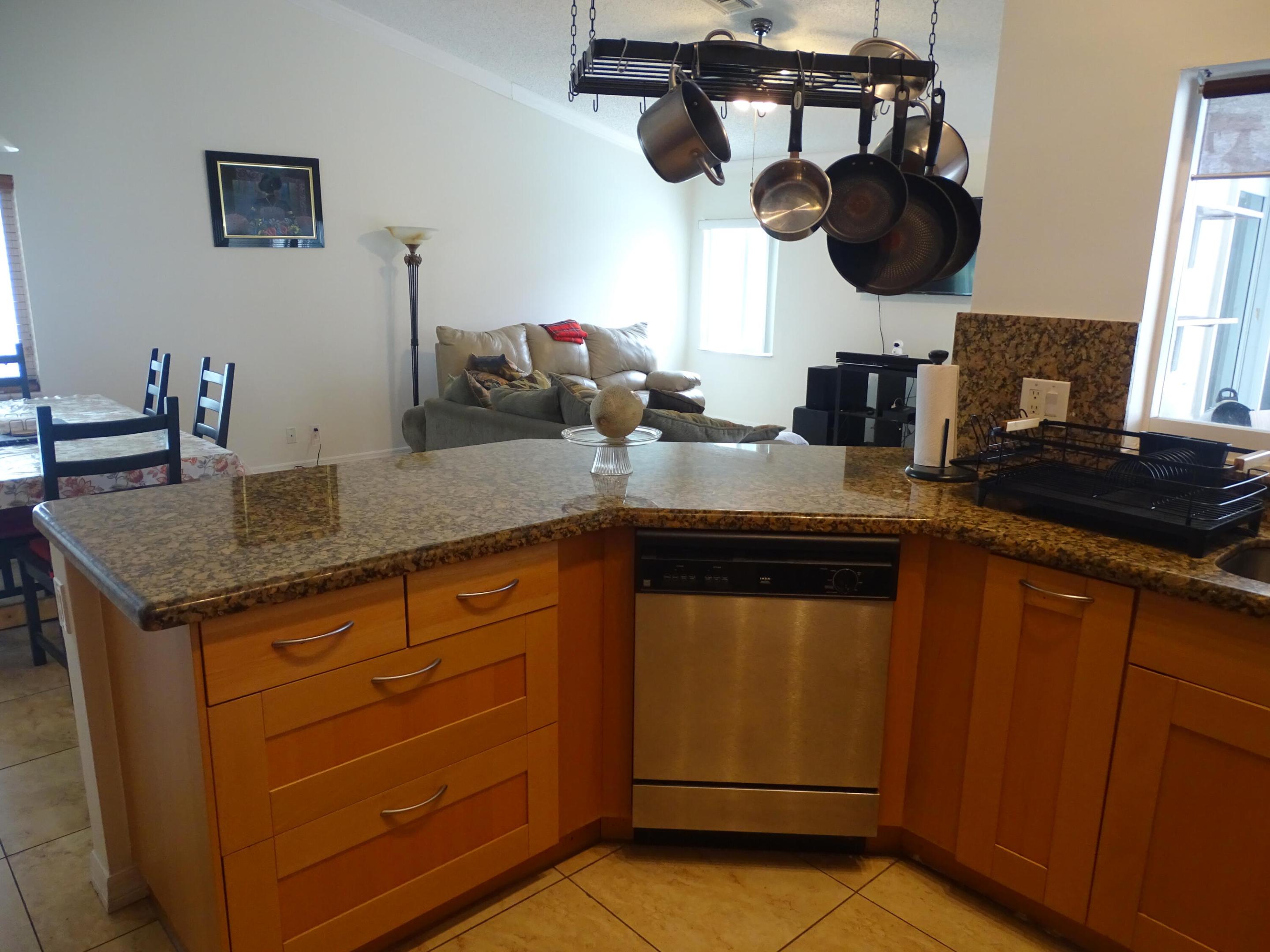 ADDISON COURT - Residential