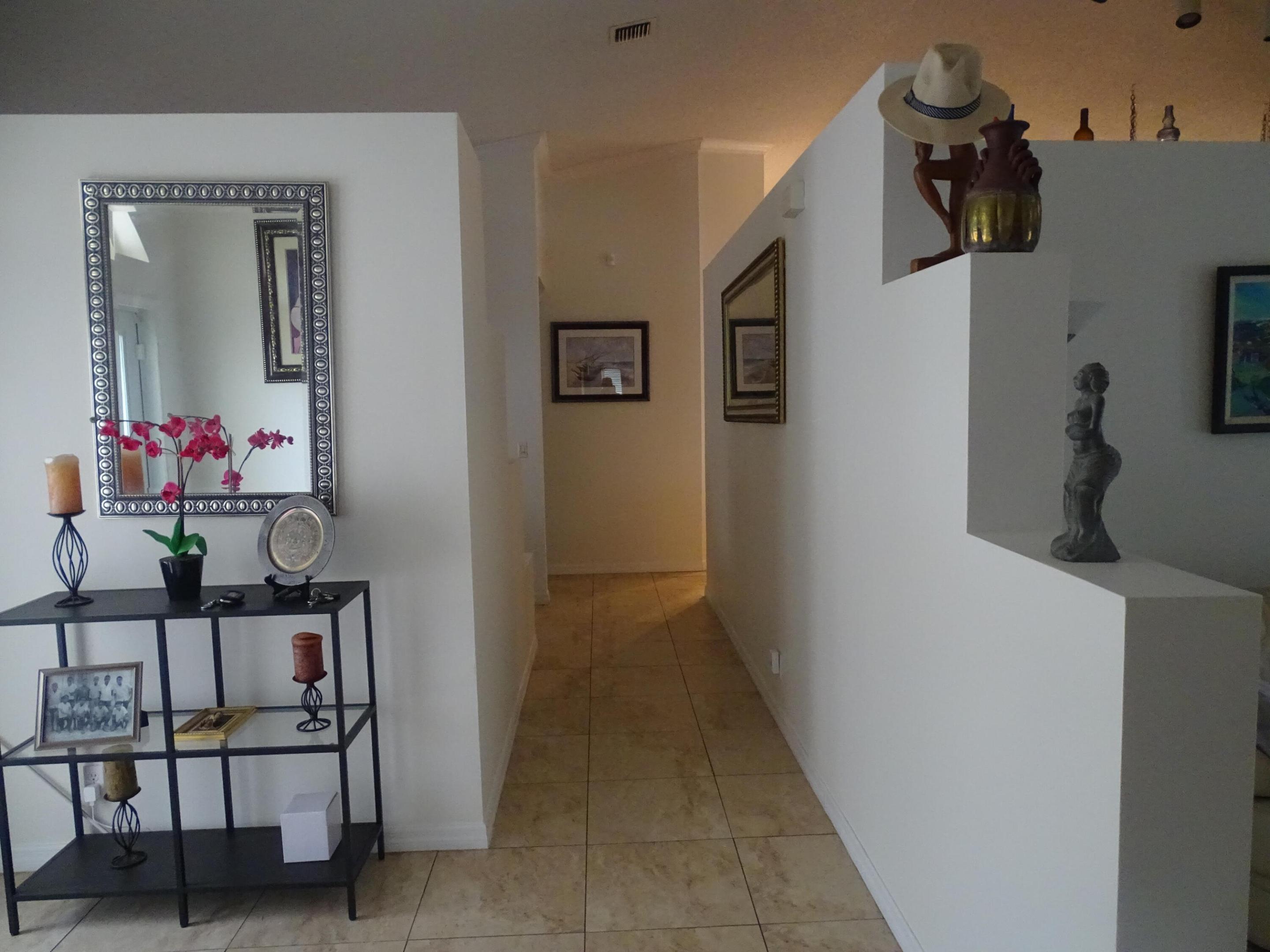 ADDISON COURT - Residential