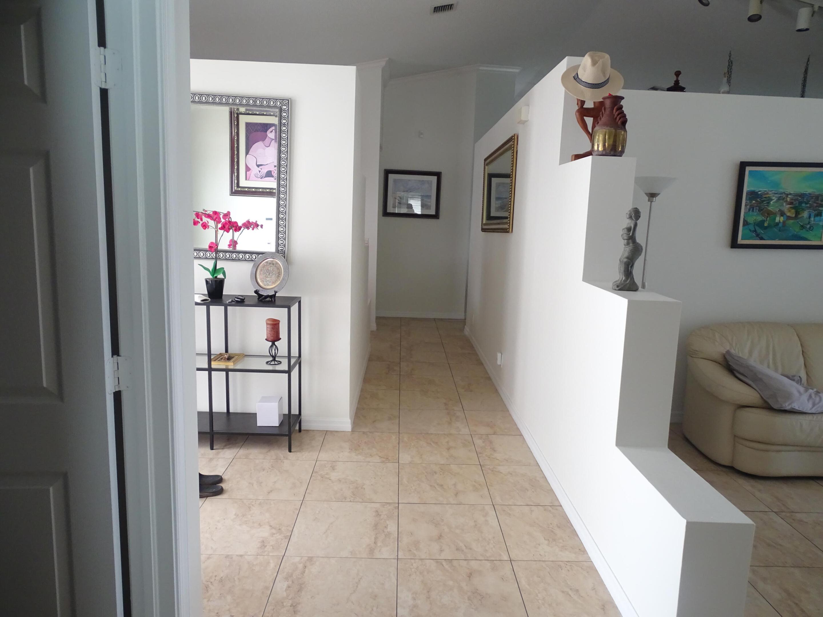 ADDISON COURT - Residential