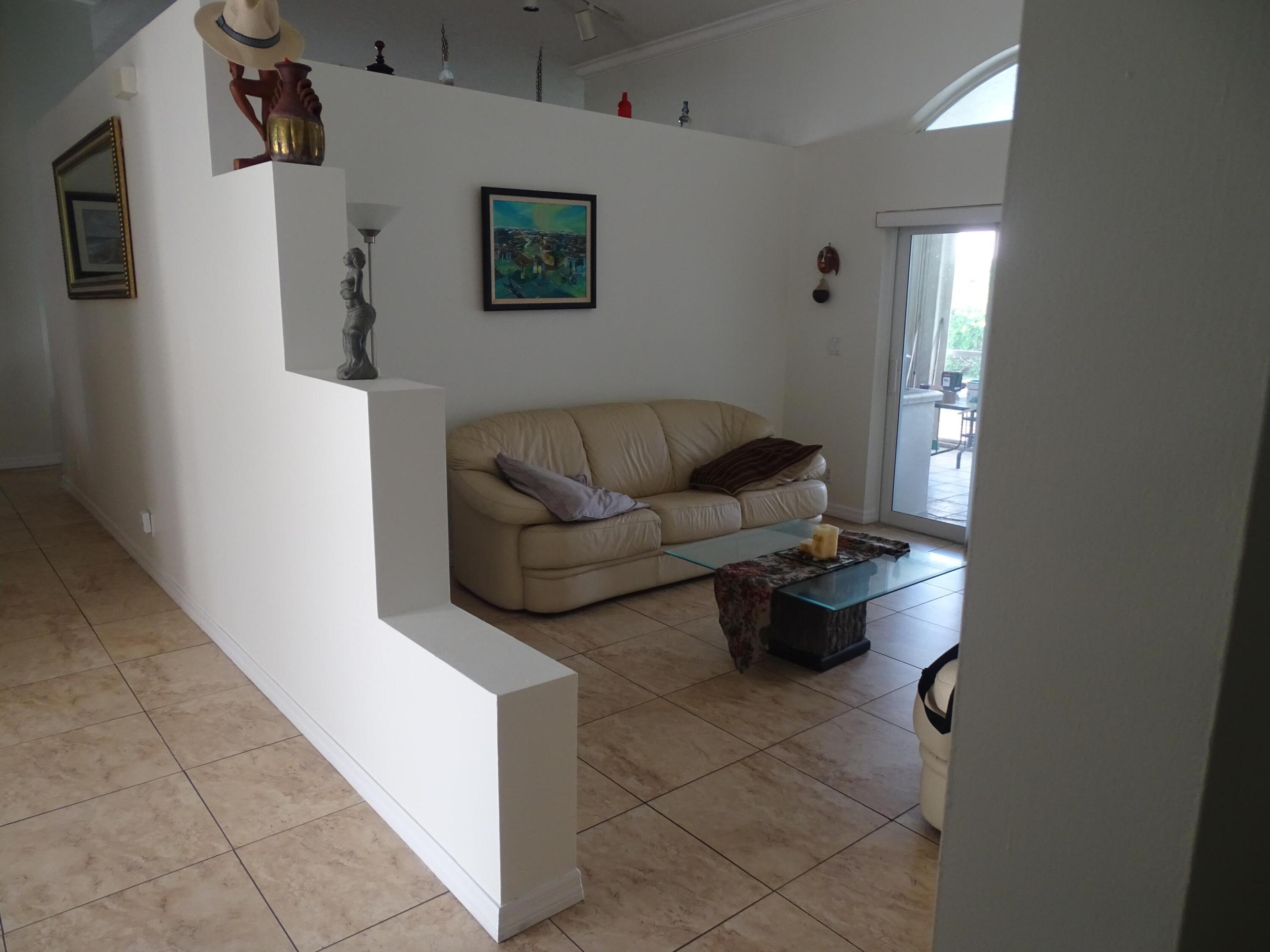 ADDISON COURT - Residential