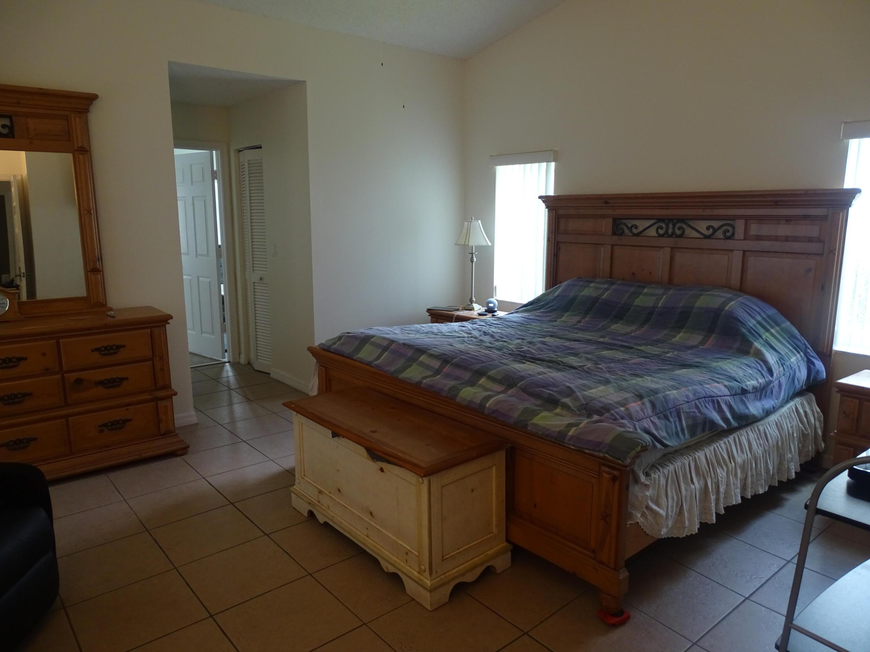 ADDISON COURT - Residential