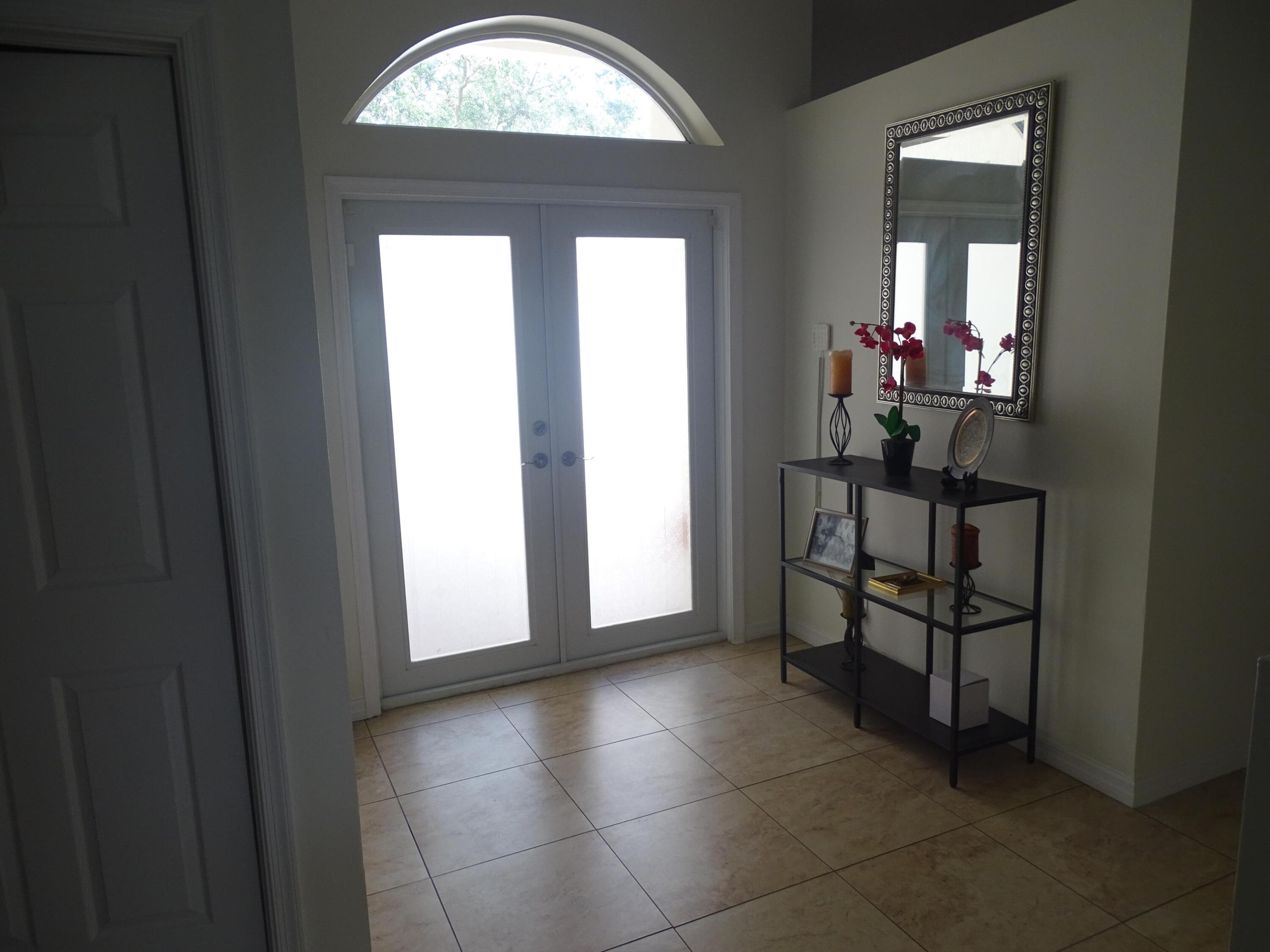 ADDISON COURT - Residential