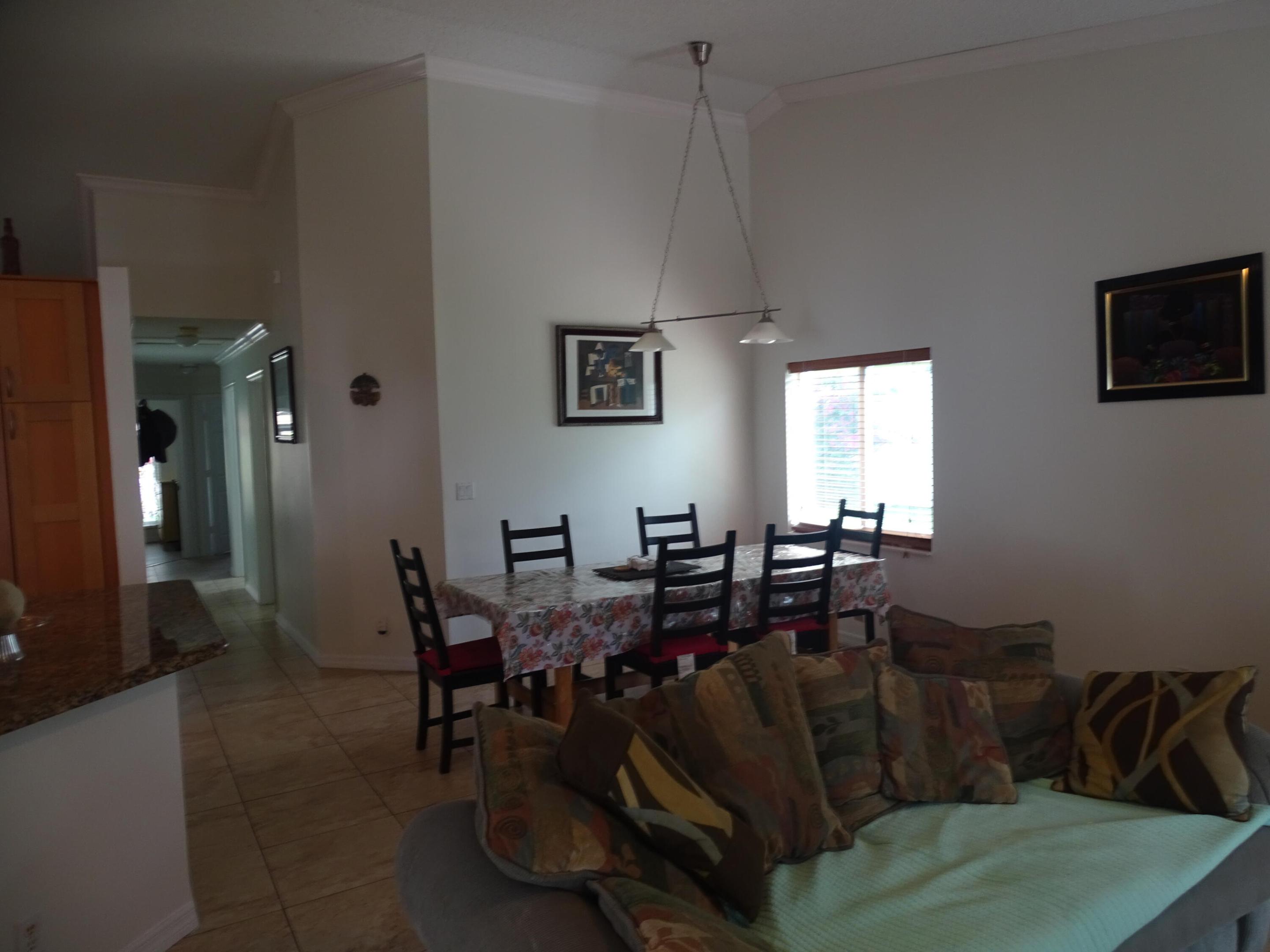 ADDISON COURT - Residential