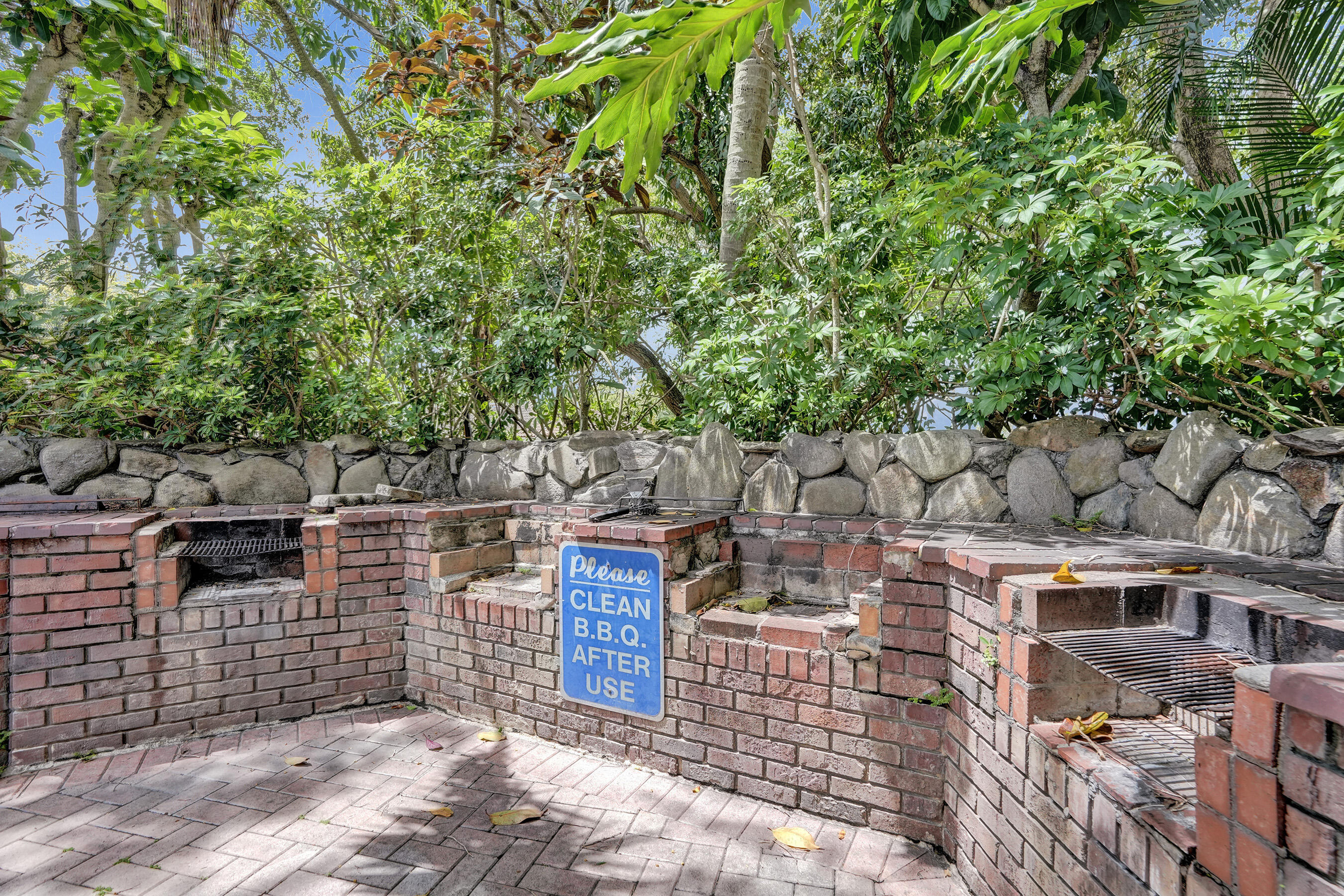 NO 2 PALM-AIRE COUNTRY CLUB - Residential