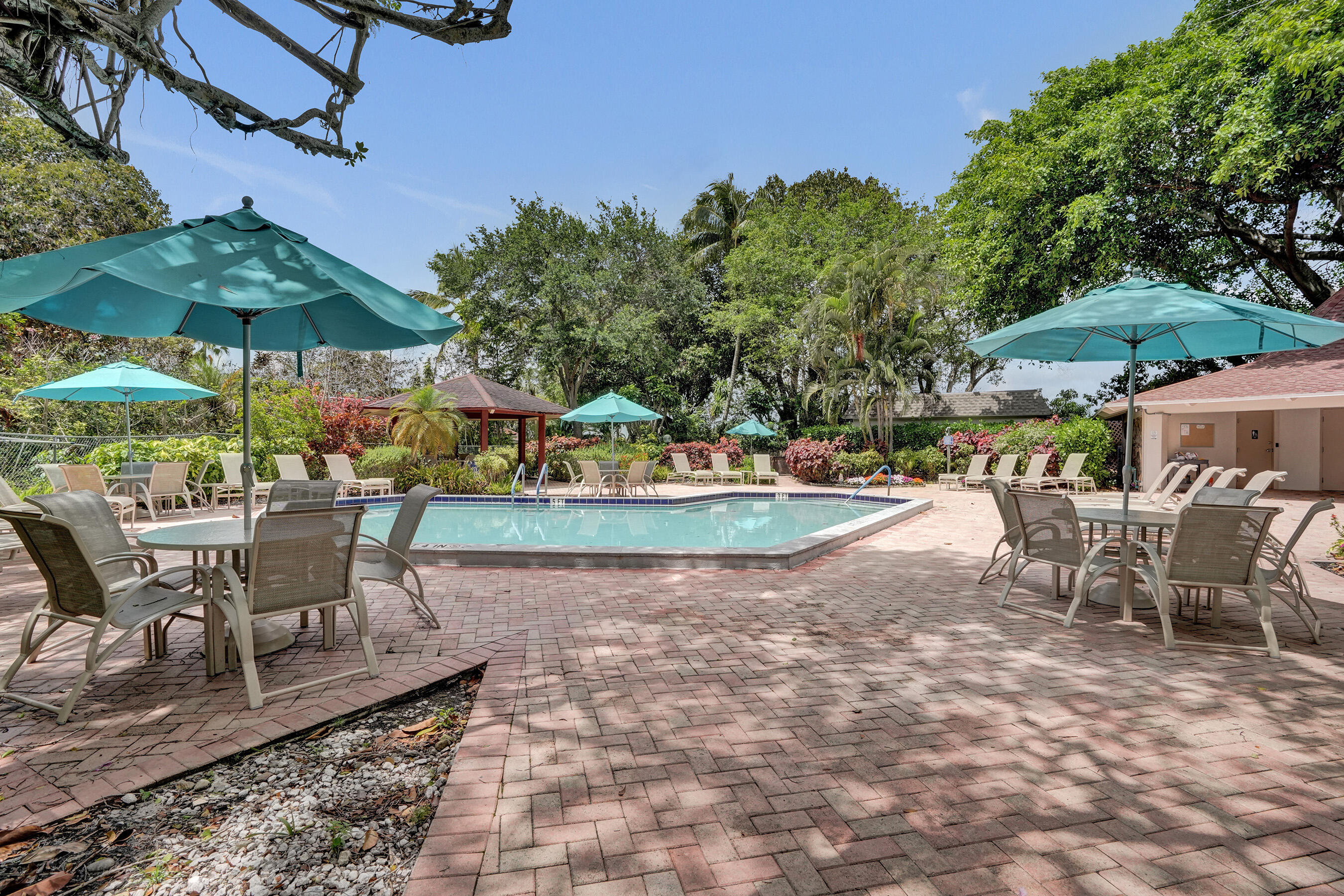 NO 2 PALM-AIRE COUNTRY CLUB - Residential