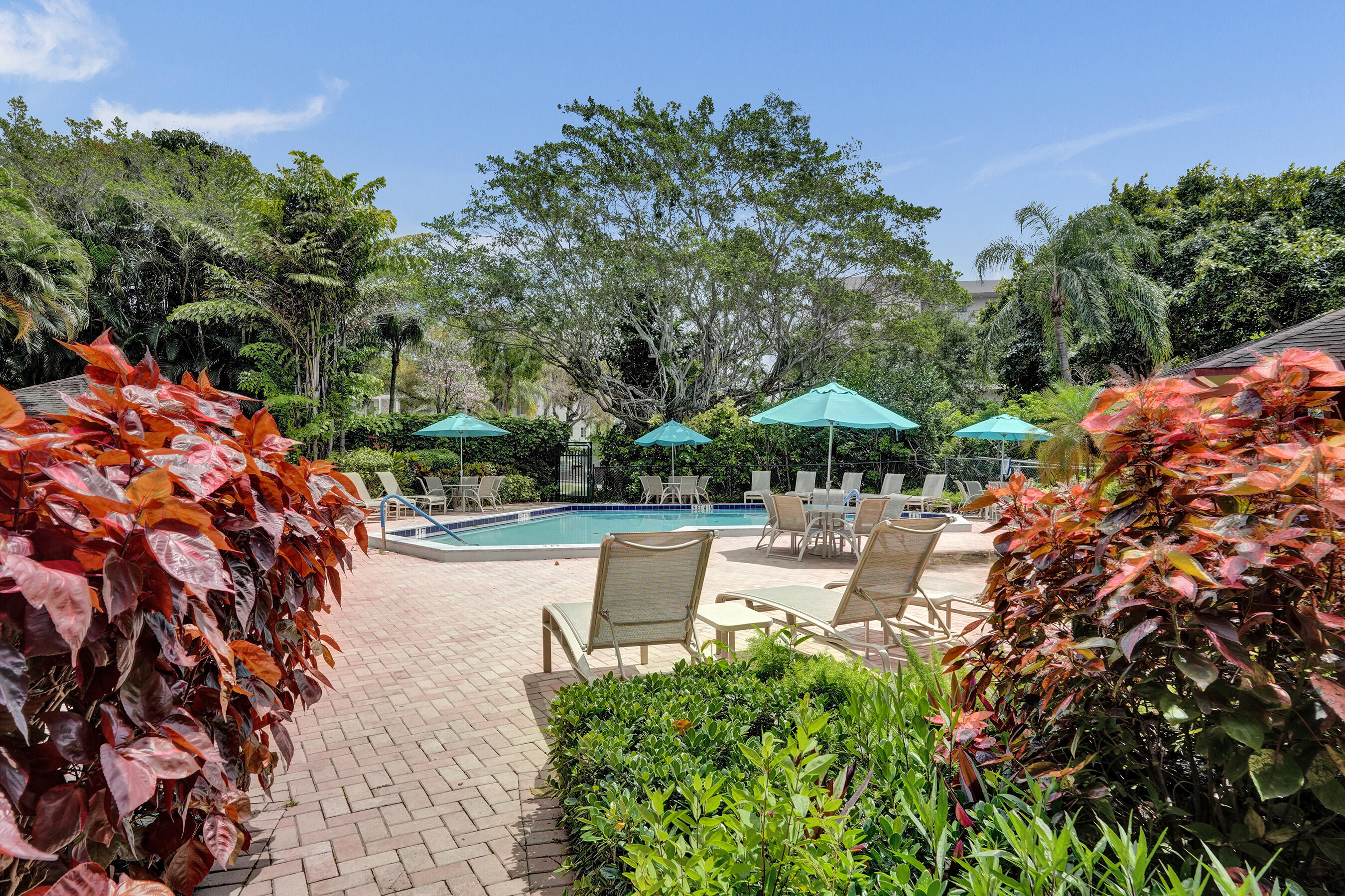 2850 N Palm Aire Drive 401