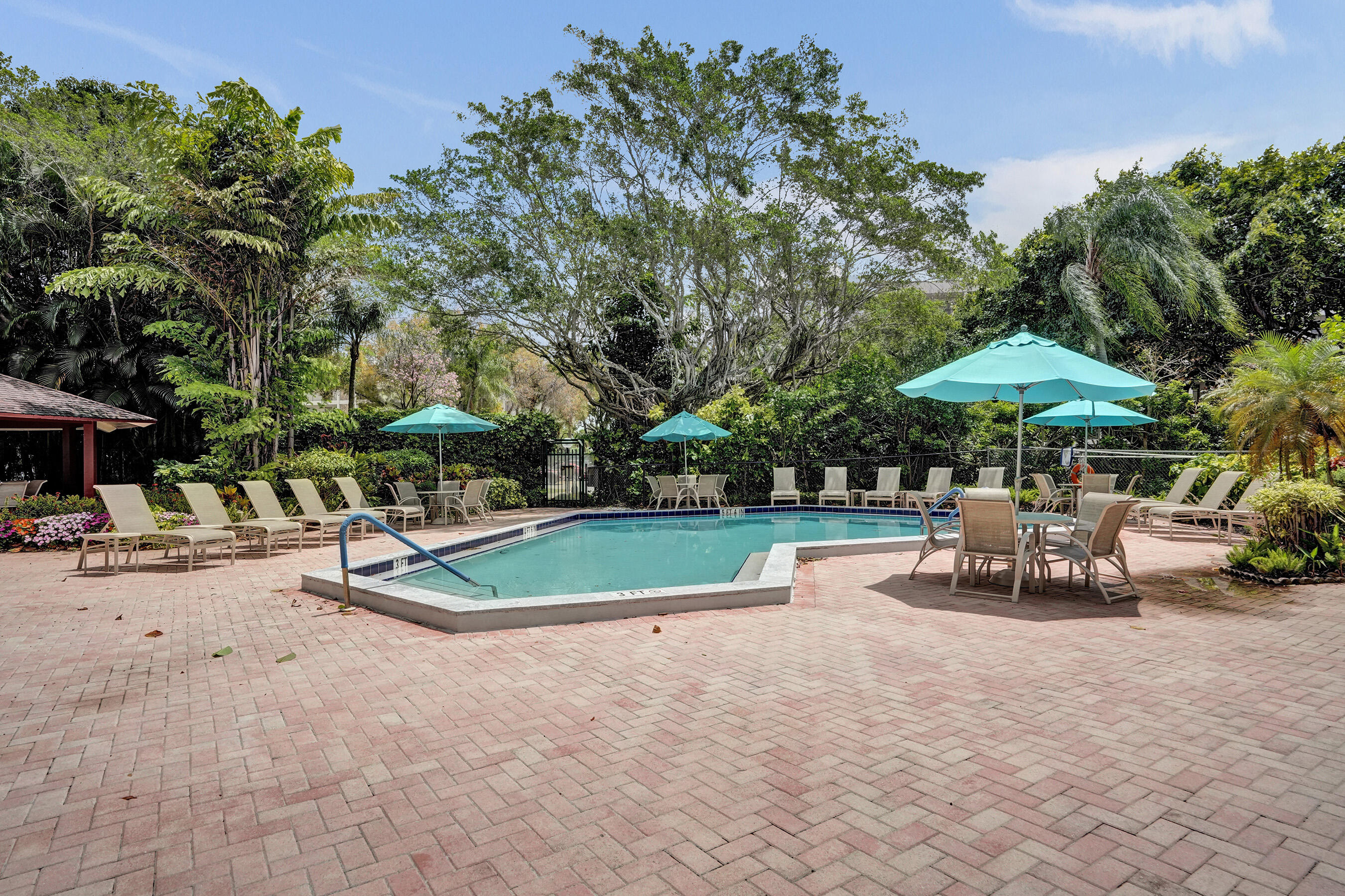 NO 2 PALM-AIRE COUNTRY CLUB - Residential