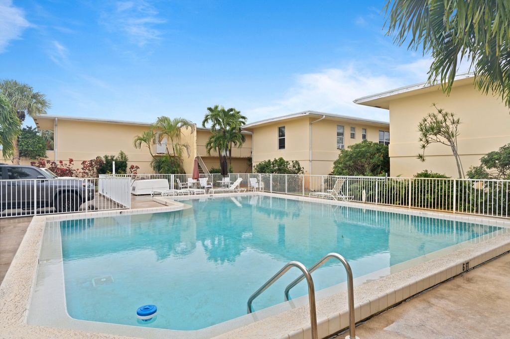 Photo of 731 Hummingbird Way #9, North Palm Beach, FL 33408 (MLS # R11046356)