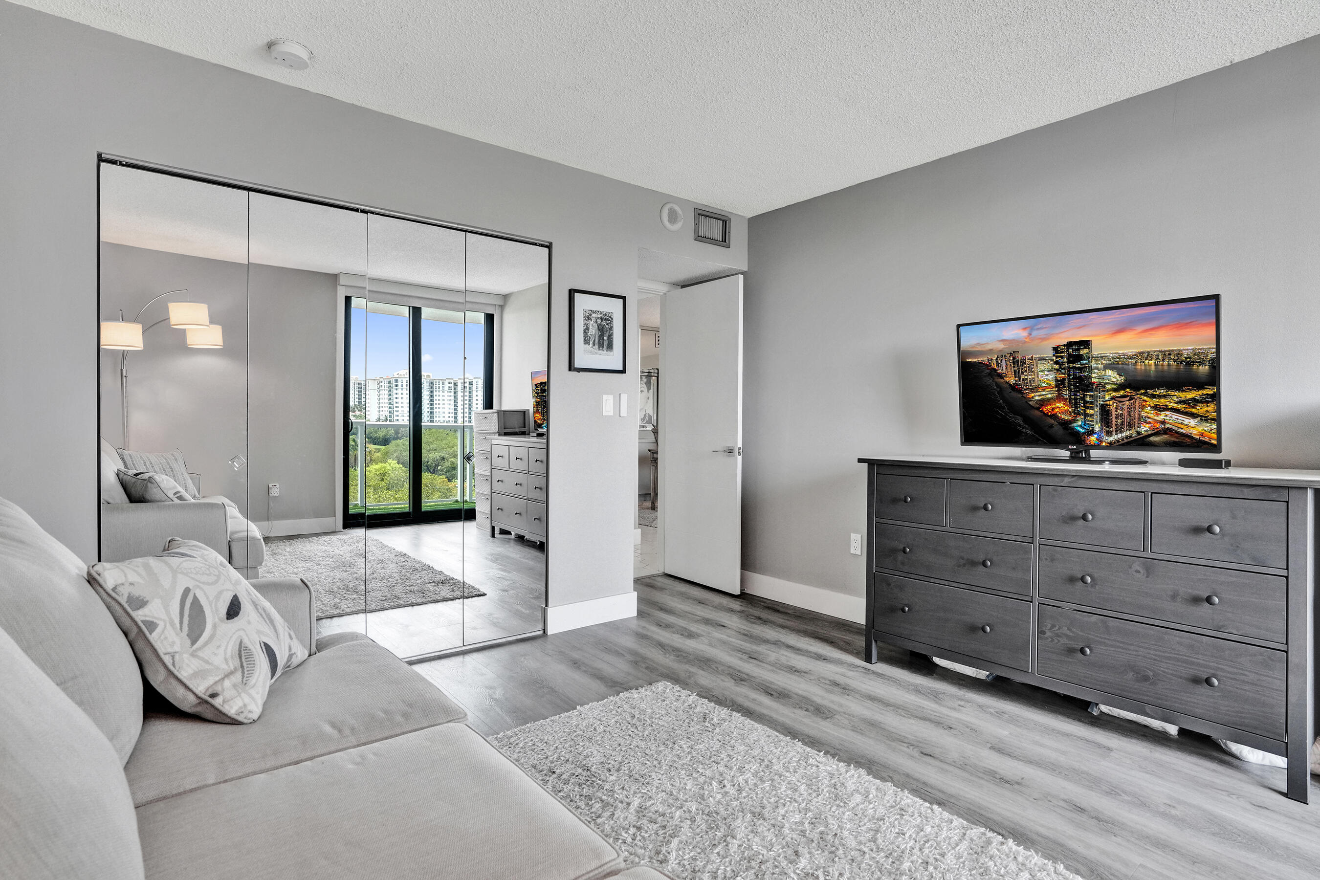 FLAMENCO CONDO TOWER I - Residential Lease