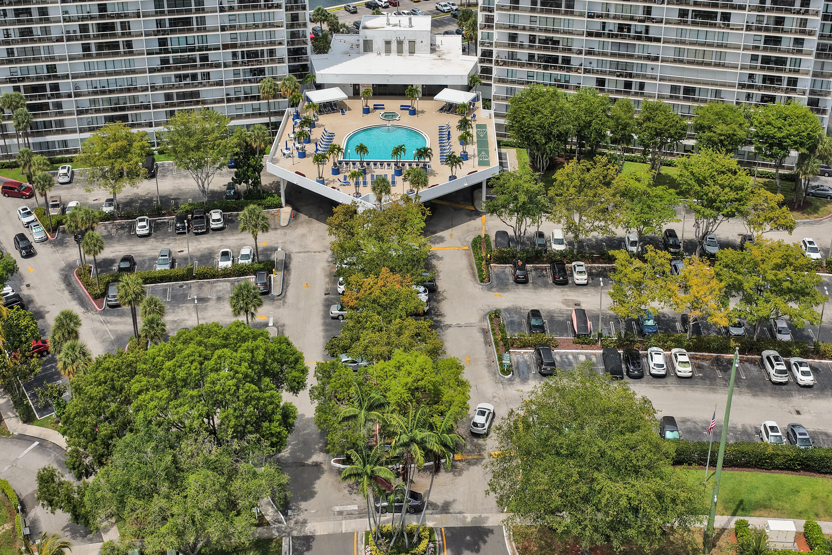 FLAMENCO CONDO TOWER I - Residential Lease