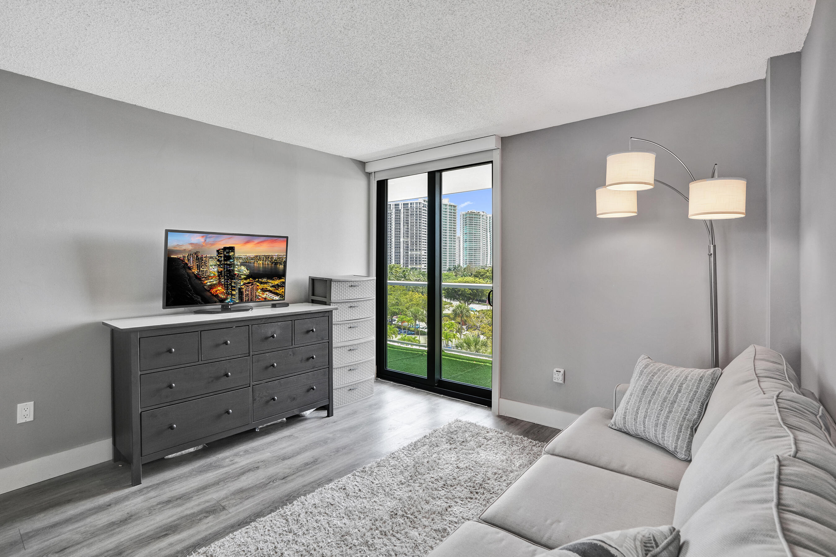 FLAMENCO CONDO TOWER I - Residential Lease