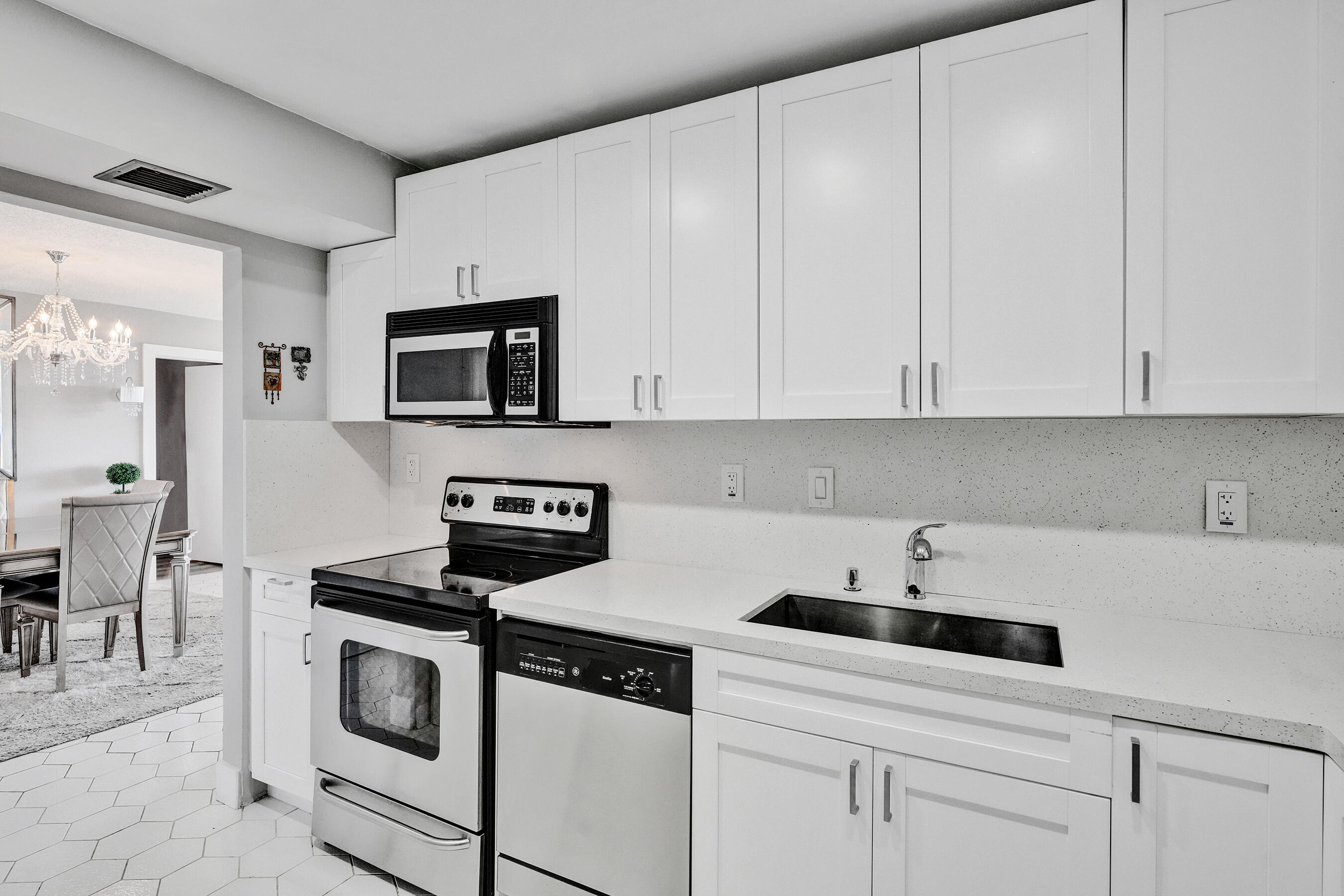 FLAMENCO CONDO TOWER I - Residential Lease