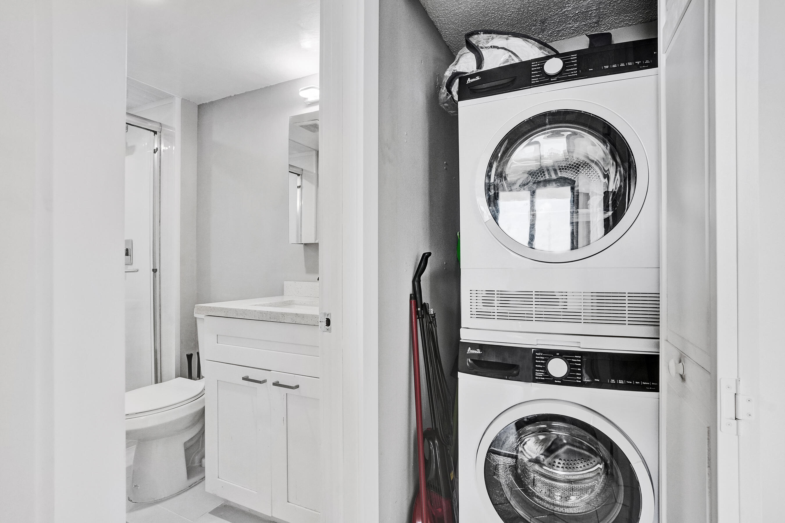 FLAMENCO CONDO TOWER I - Residential Lease